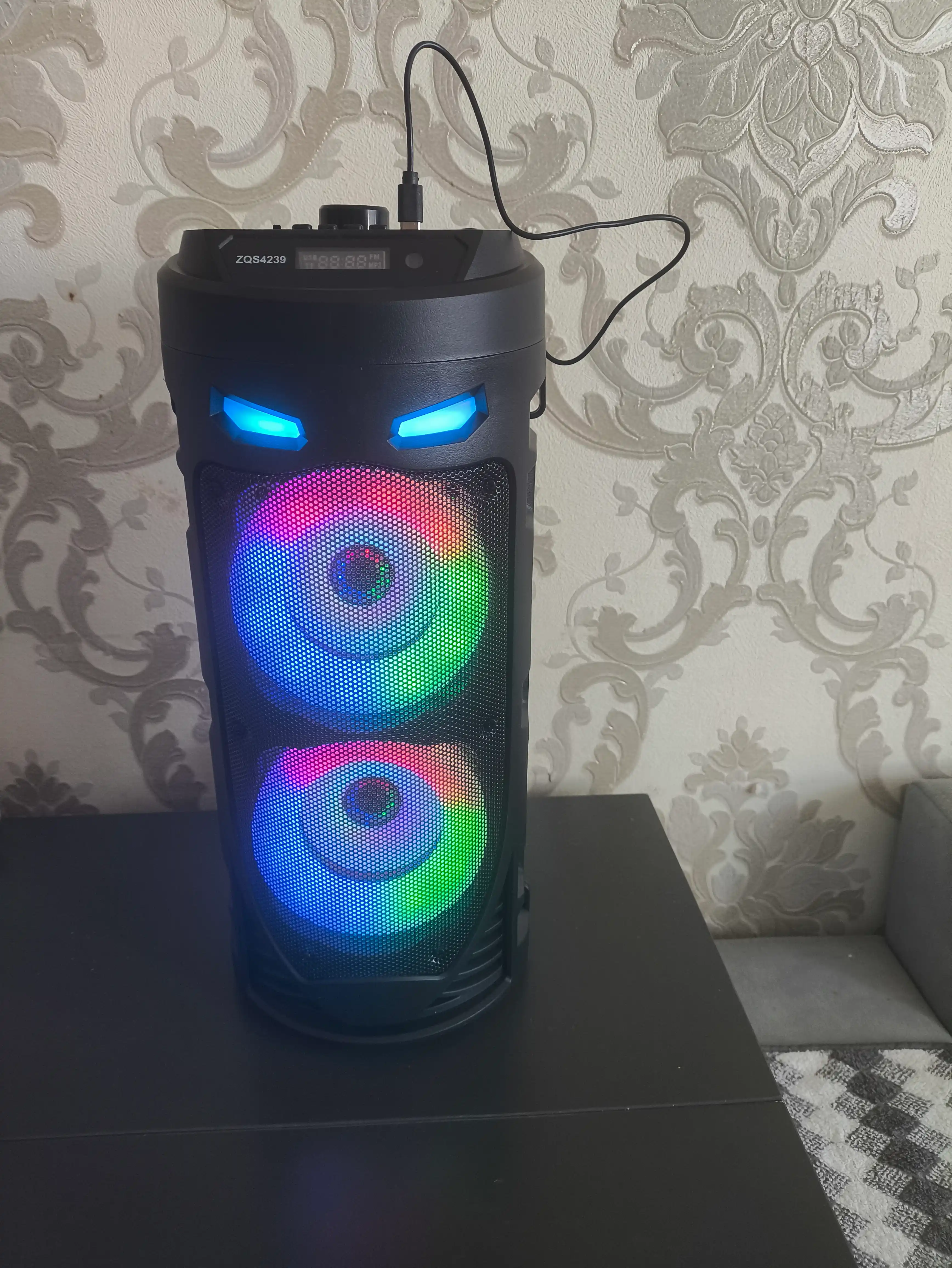 Katta Bluetooth simsiz kolonka, karaoke, RGB yoritish, mikrofon va pult bilan