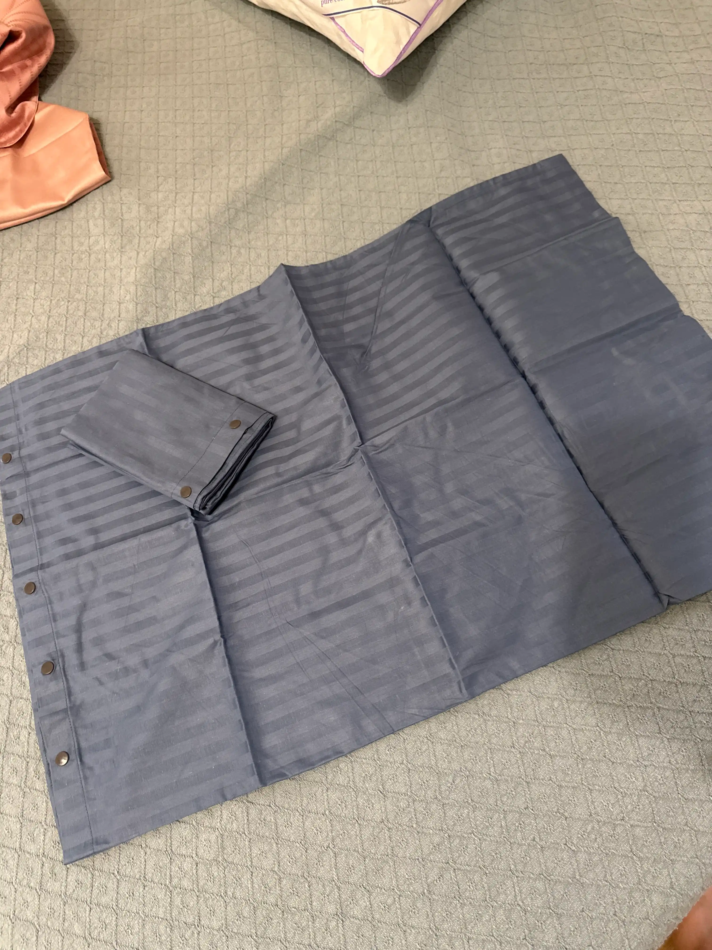 Strayp satin qoplamalari, 2 dona, tugmalarda