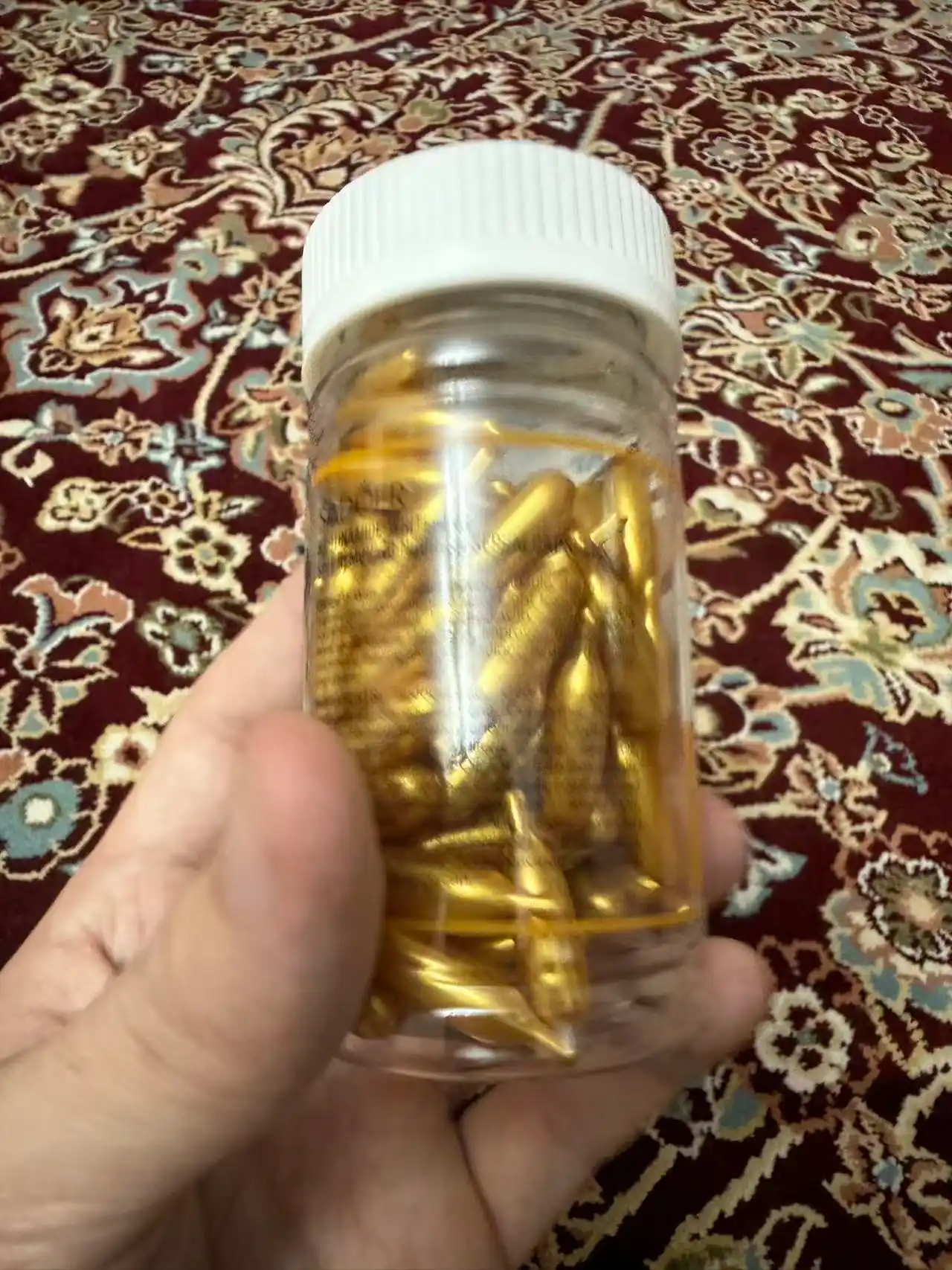 Vitamin C serum – Niatsinamid, gialuron kislotali sarum: dog‘larni ketkazadi, yoritadi