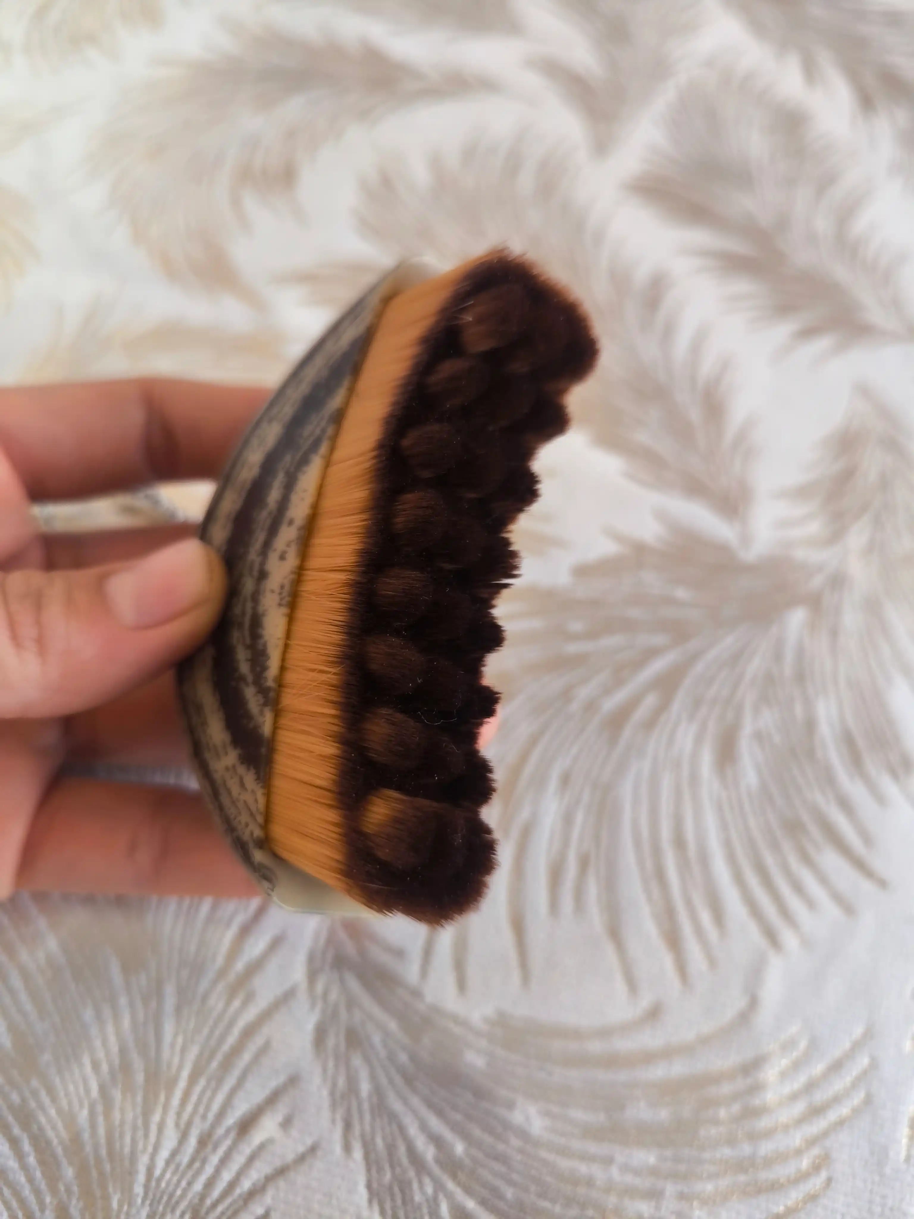 Massaj cho'tkasi, yuz massajeri – lifting, gua sha va limfa drenaj effekti
