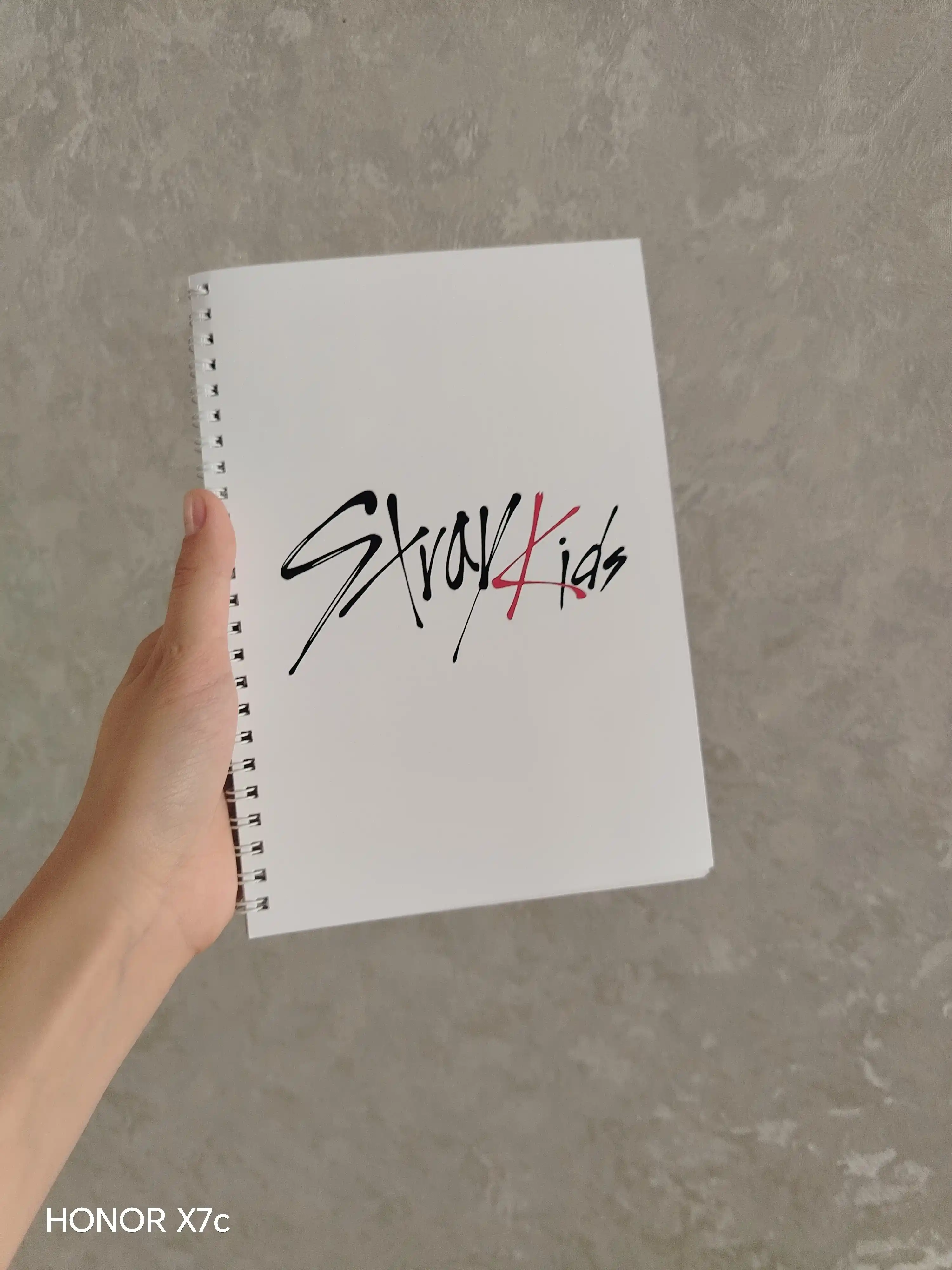 K-POP, Blackpink, BTS, Stray Kids, Bloknot va Planner 2 tasi 1 da - 30 varaqli, 2 bo'limli
