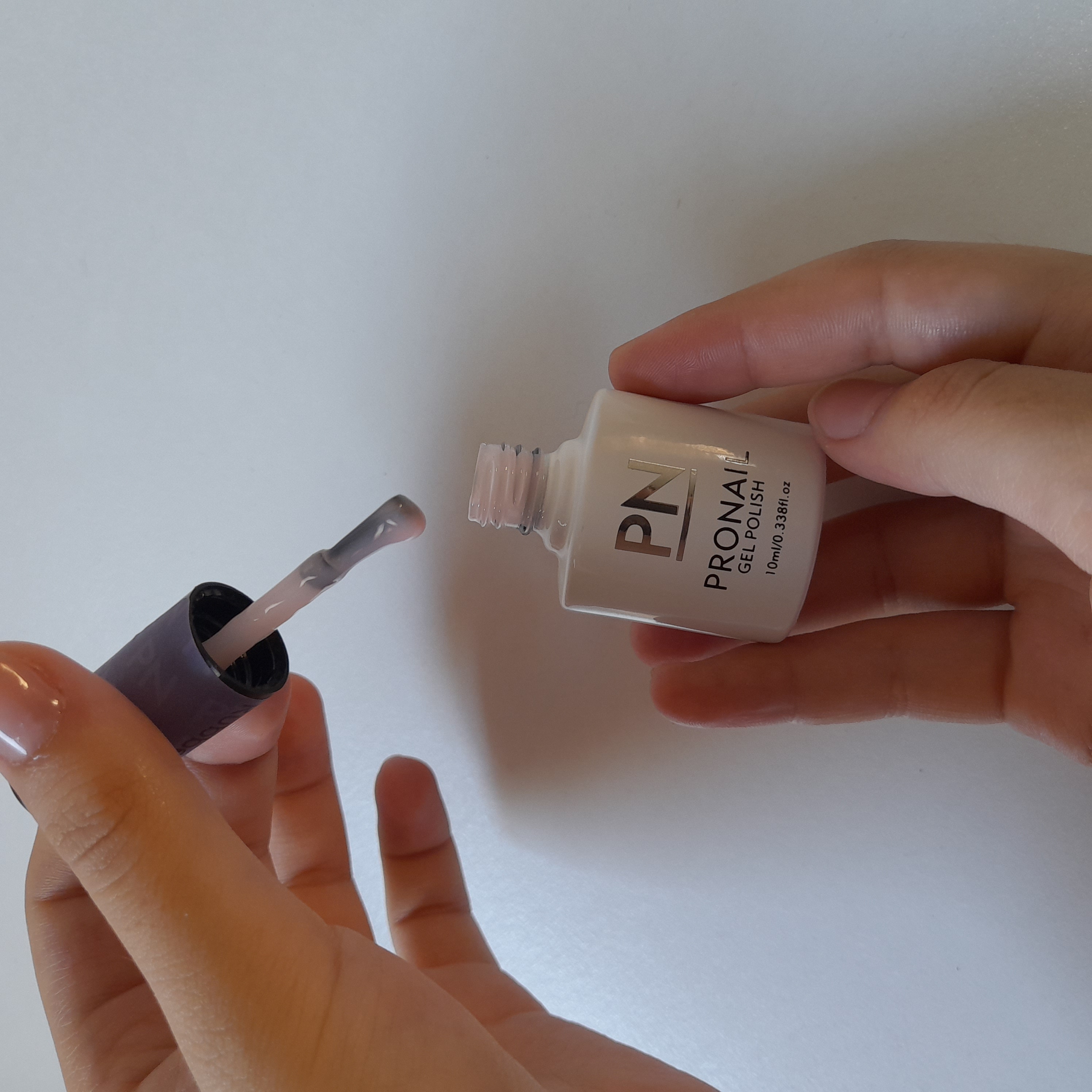 PRO NAIL rubber baza, o‘rtacha quyuqlik, kamuflyaj baza 10 ml