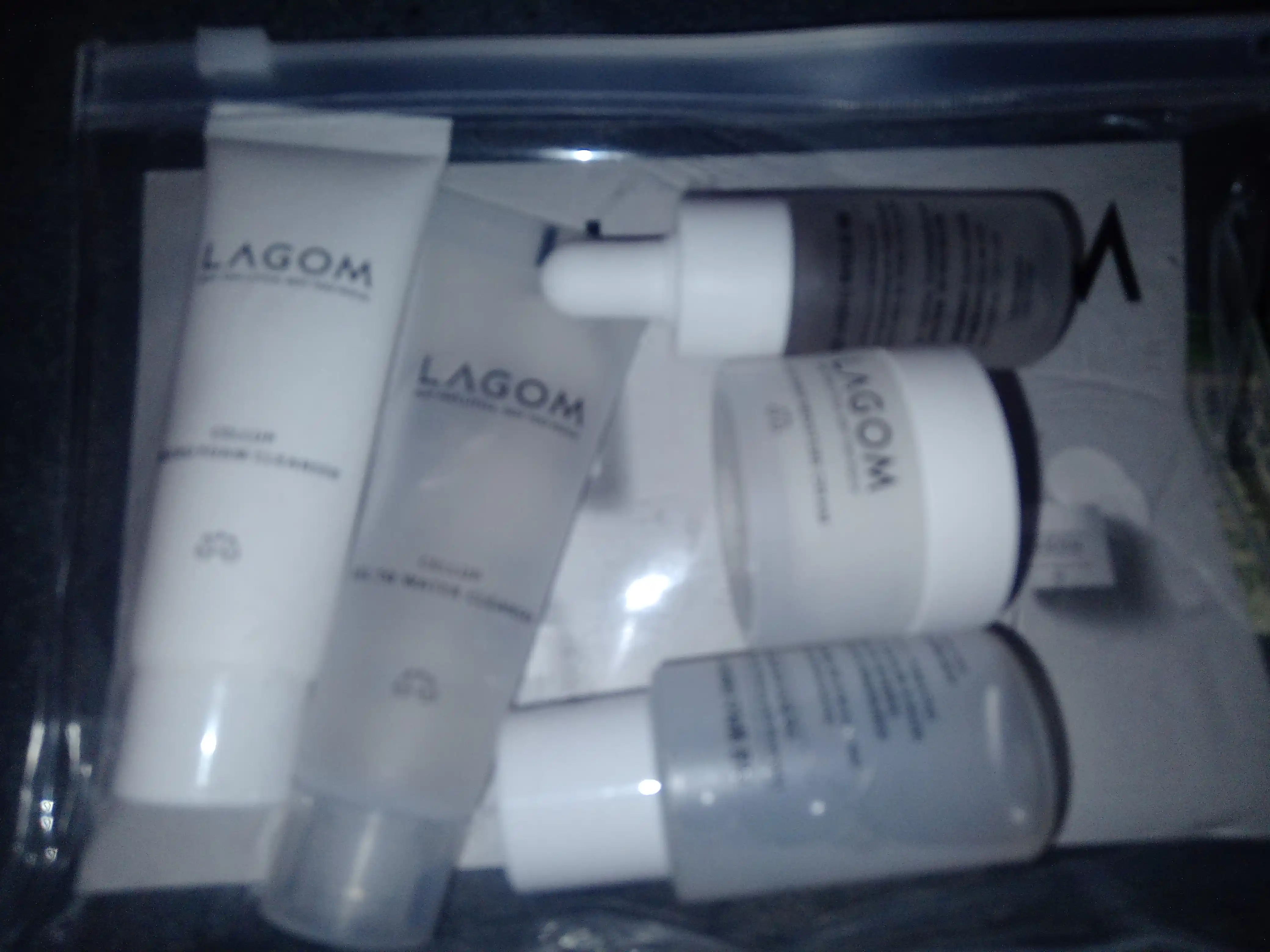 LAGOM TRAVEL KIT kosmetik vositalar to‘plami