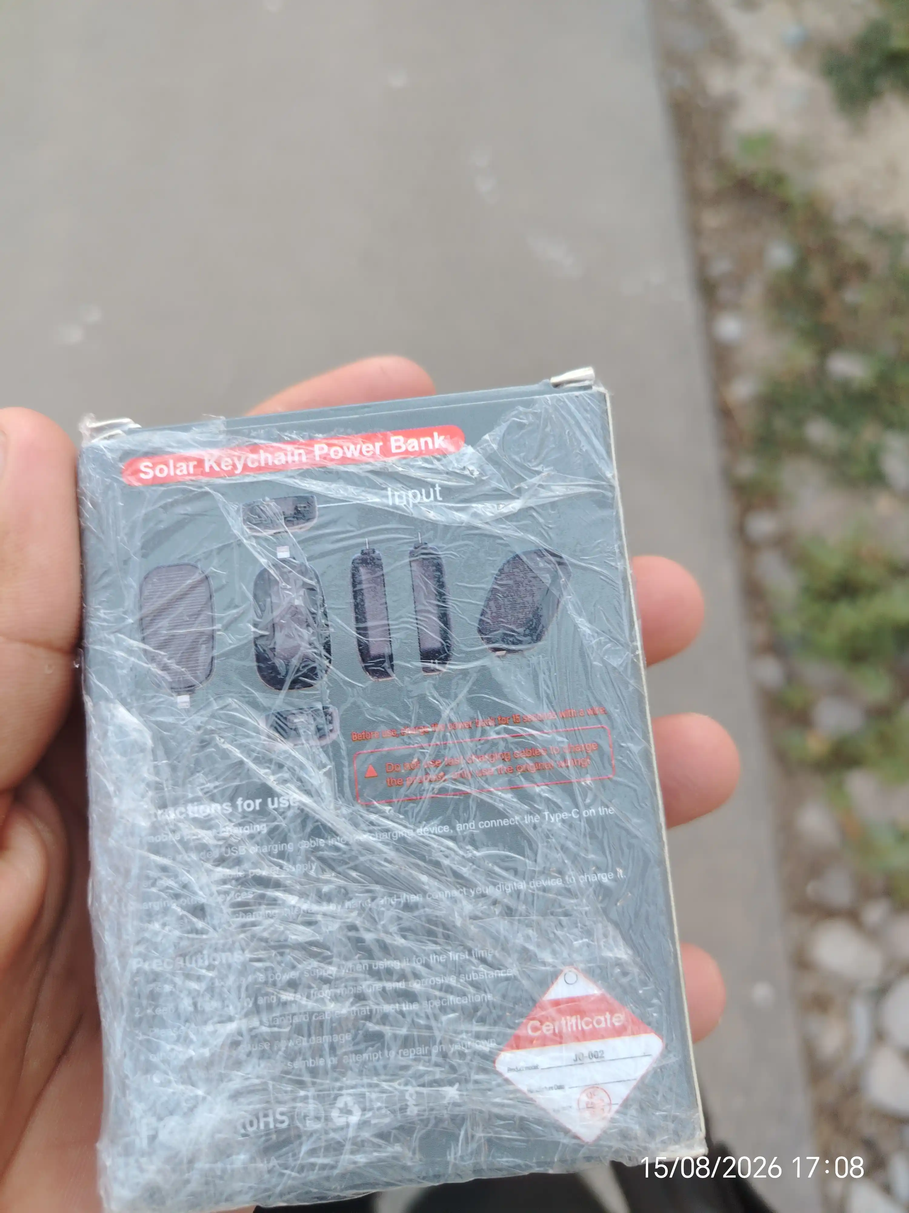 1500 mAh quyosh energiyasi bilan ishlaydigan portativ mini poverbank kalit zanjiri