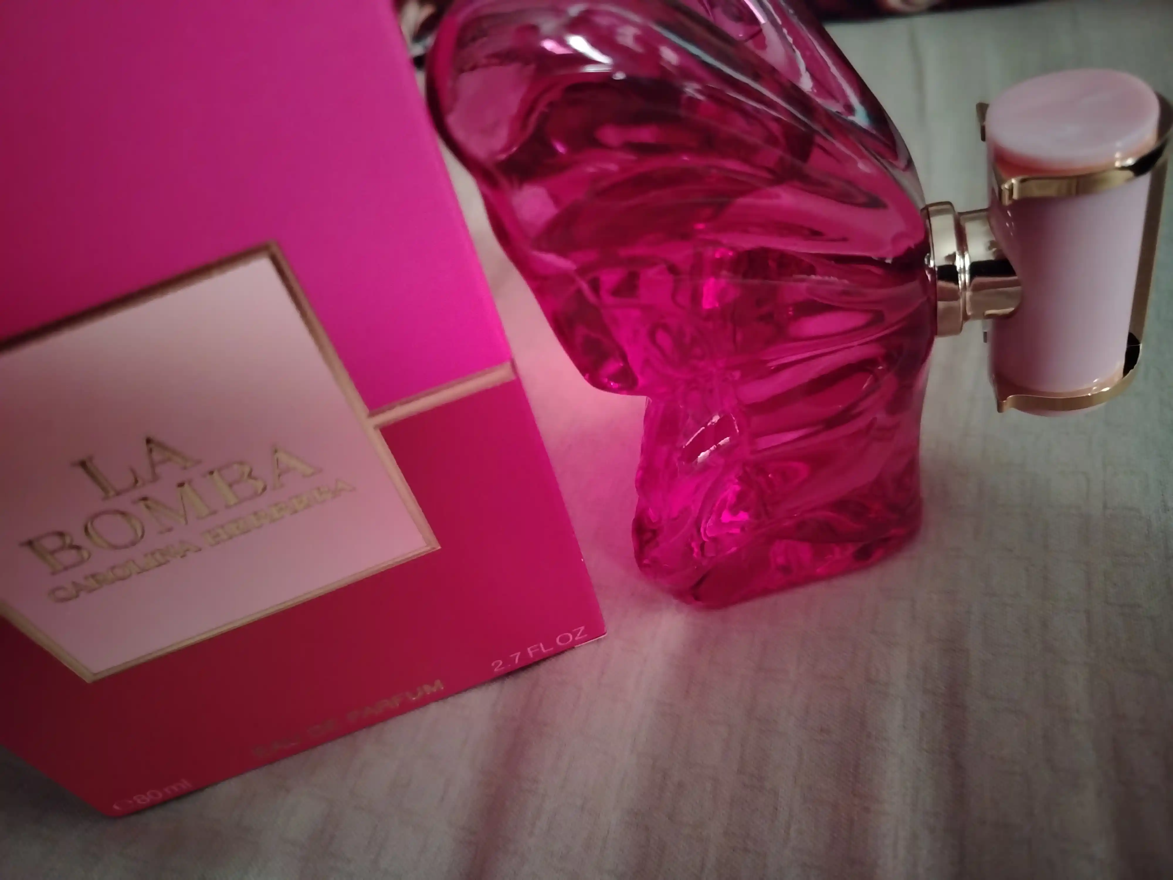 Carolina Herrera La Bomba ayollar atiri, EDP, 80 ml, uzoq saqlanuvchi parfyum