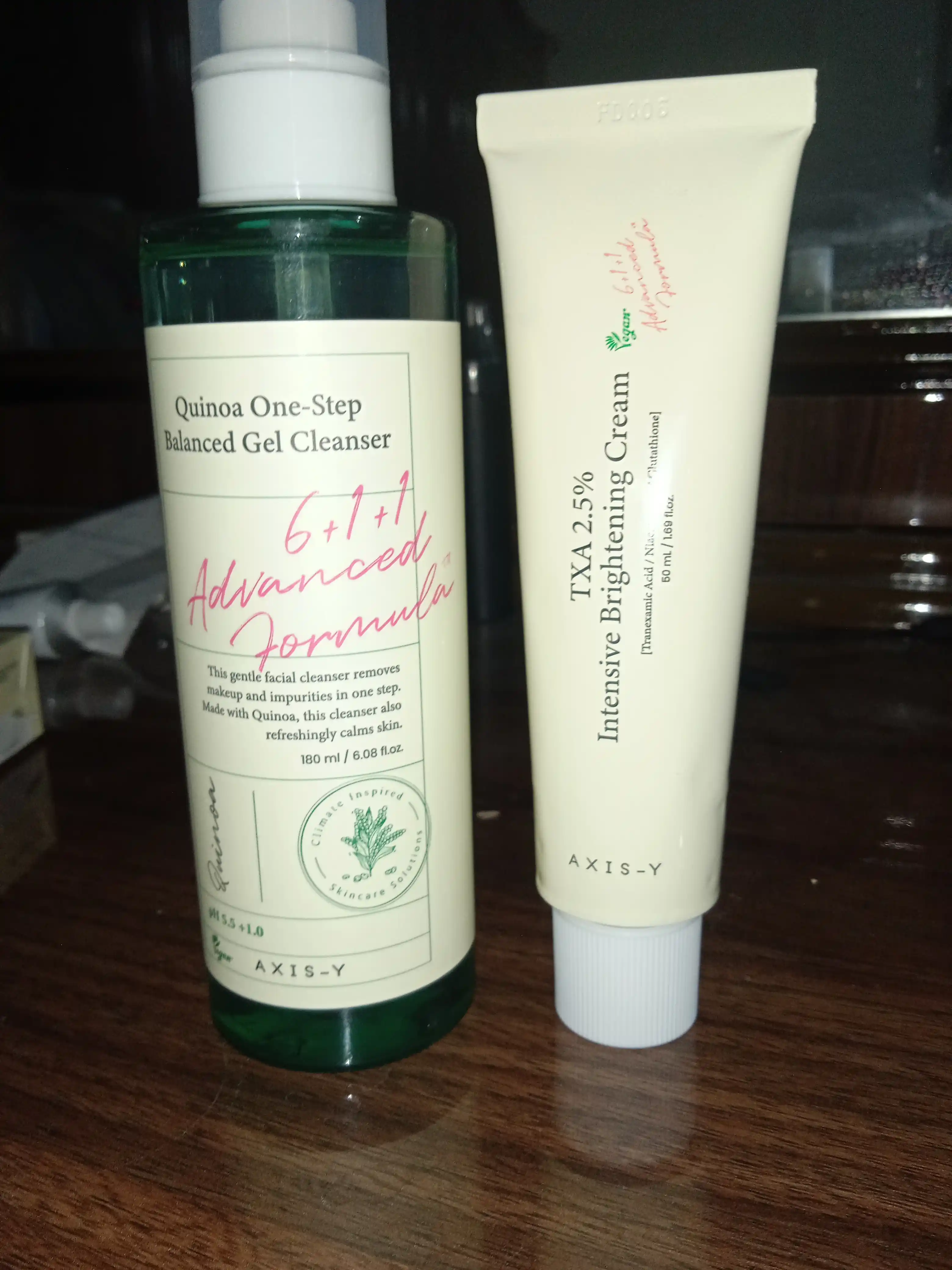 Yuzni oqartiruvchi krem AXIS-Y TXA 2.5% Intensive Brightening Cream, 50 ml