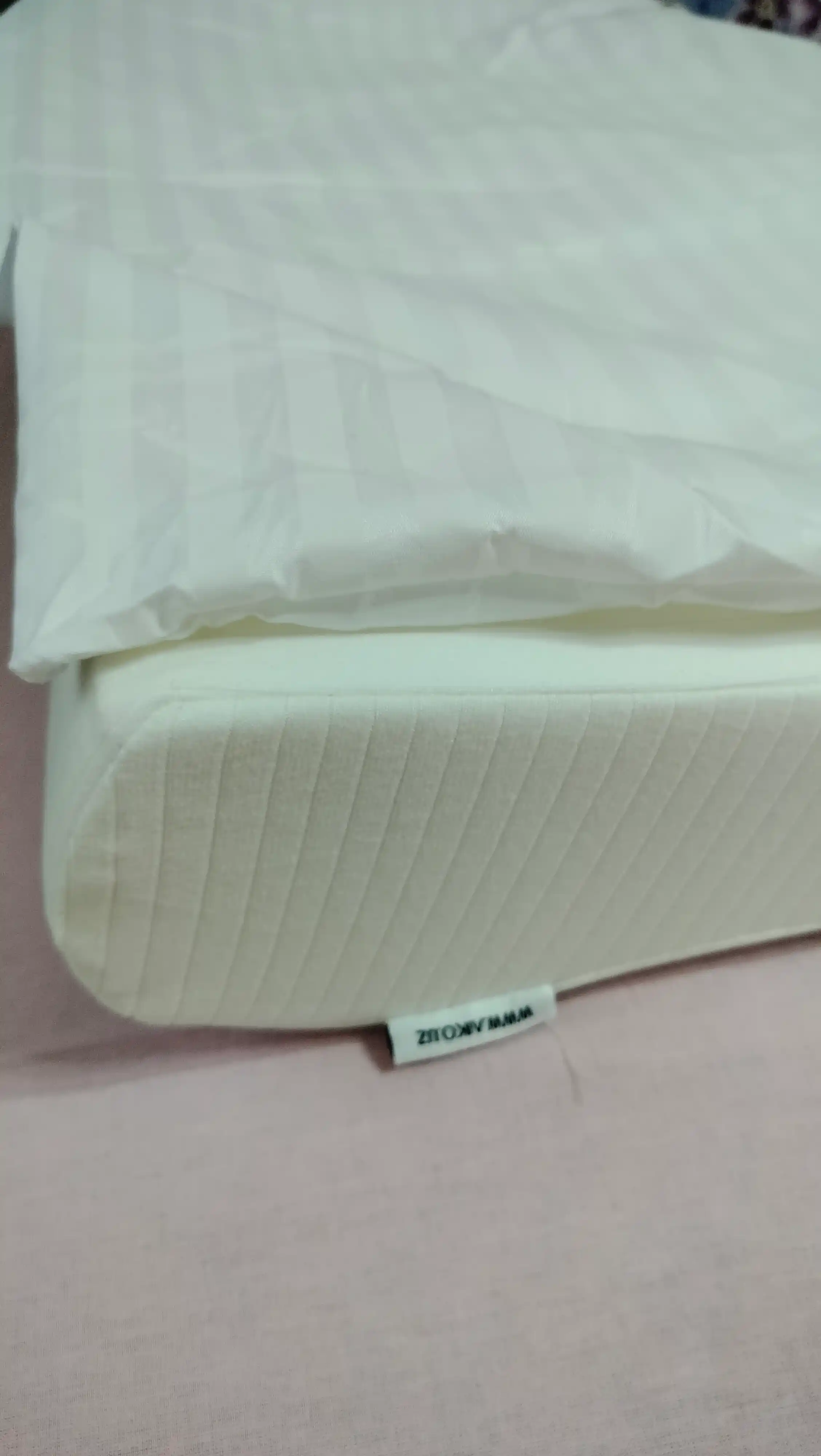 Yostiq ortopedik AIKO Memory, xotira effekti, podushka anatomik, padushka uxlash uchun