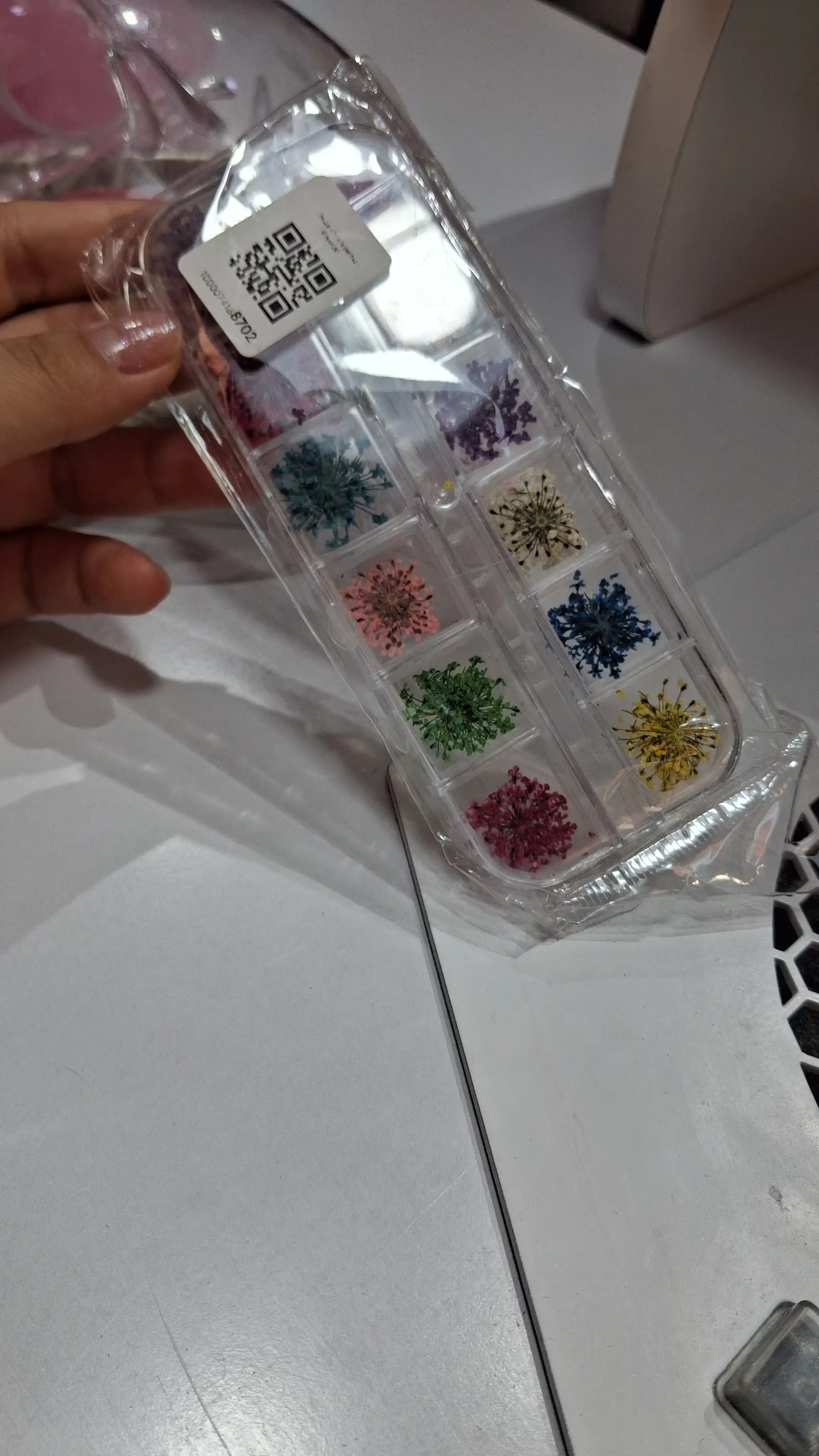 Tirnoq dizayniva dekor uchun quritilgan gullar yorqin tabiiy gullar aralashmasi,floristika