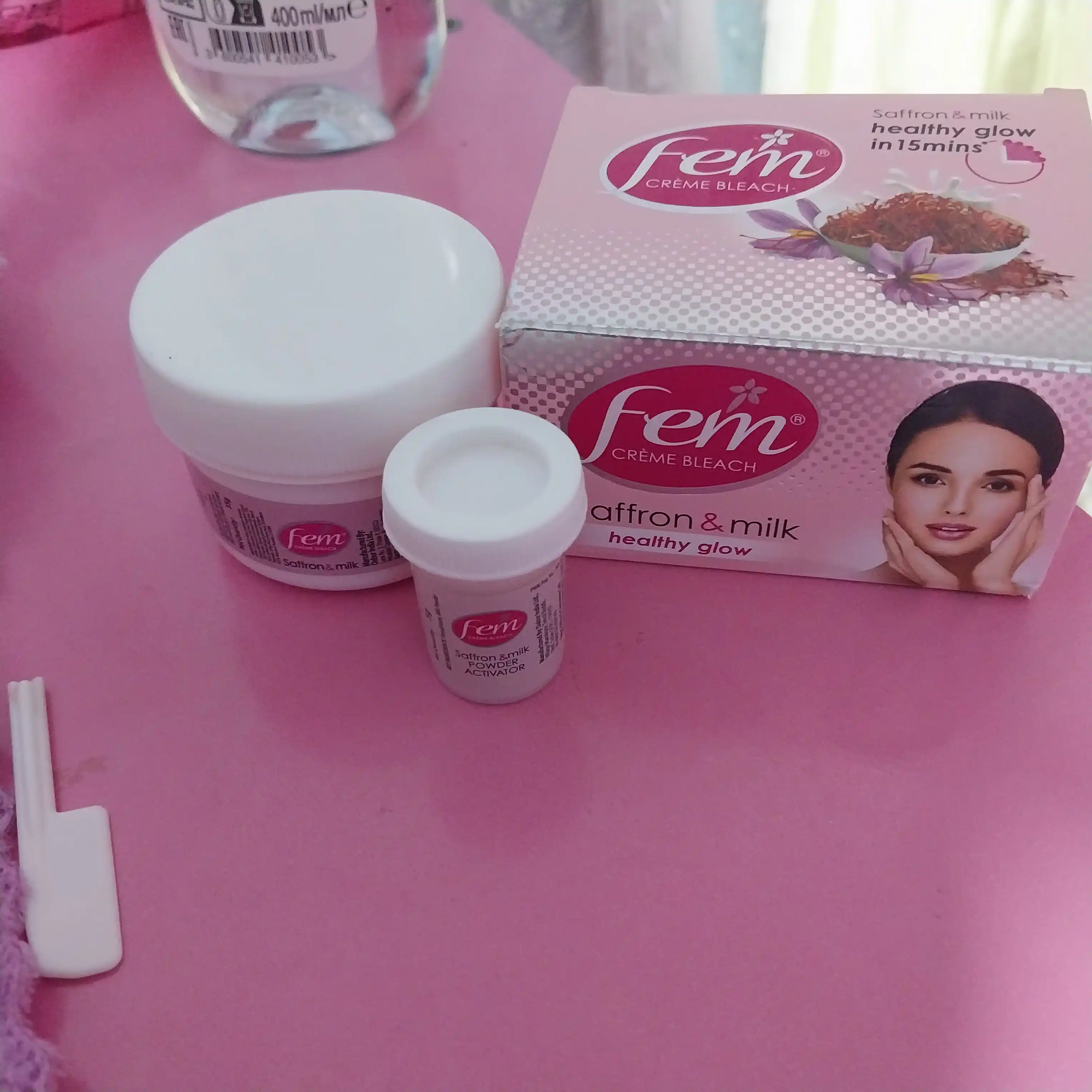 Fem creme bleach, осветление бровей и волосков крем, шафран, молоко, 40 г, 8г