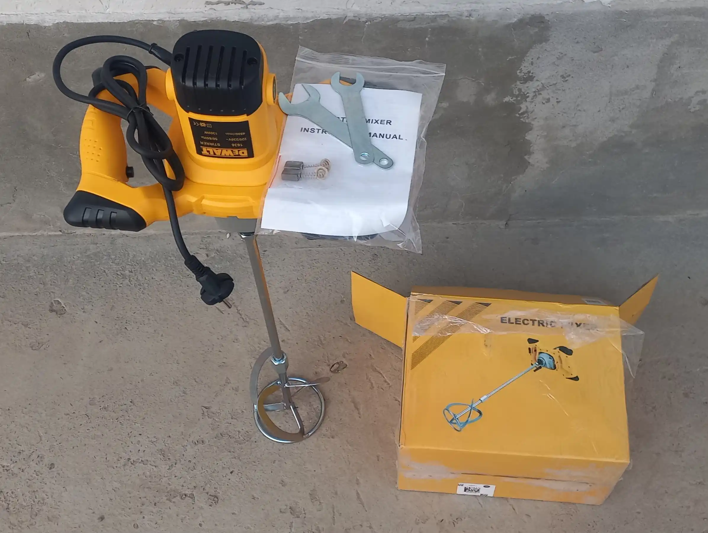 Qurilish elektr mikser, quvvati 2600 Vt, 6 tezlikda - ikki dastali