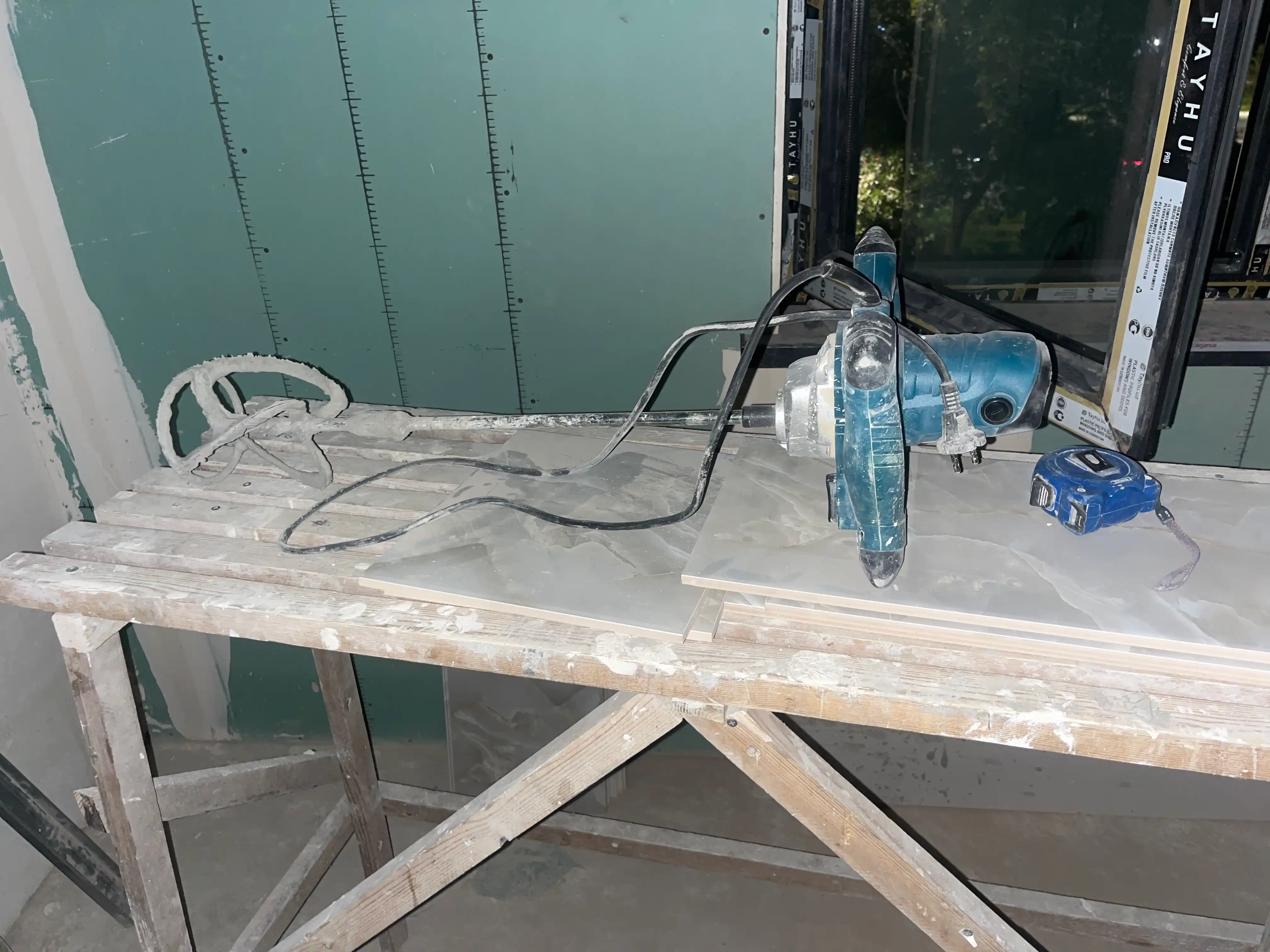 Qurilish mikseri elektr drell-mikser 2500Vt quvvatli M14 patron va venchik bilan