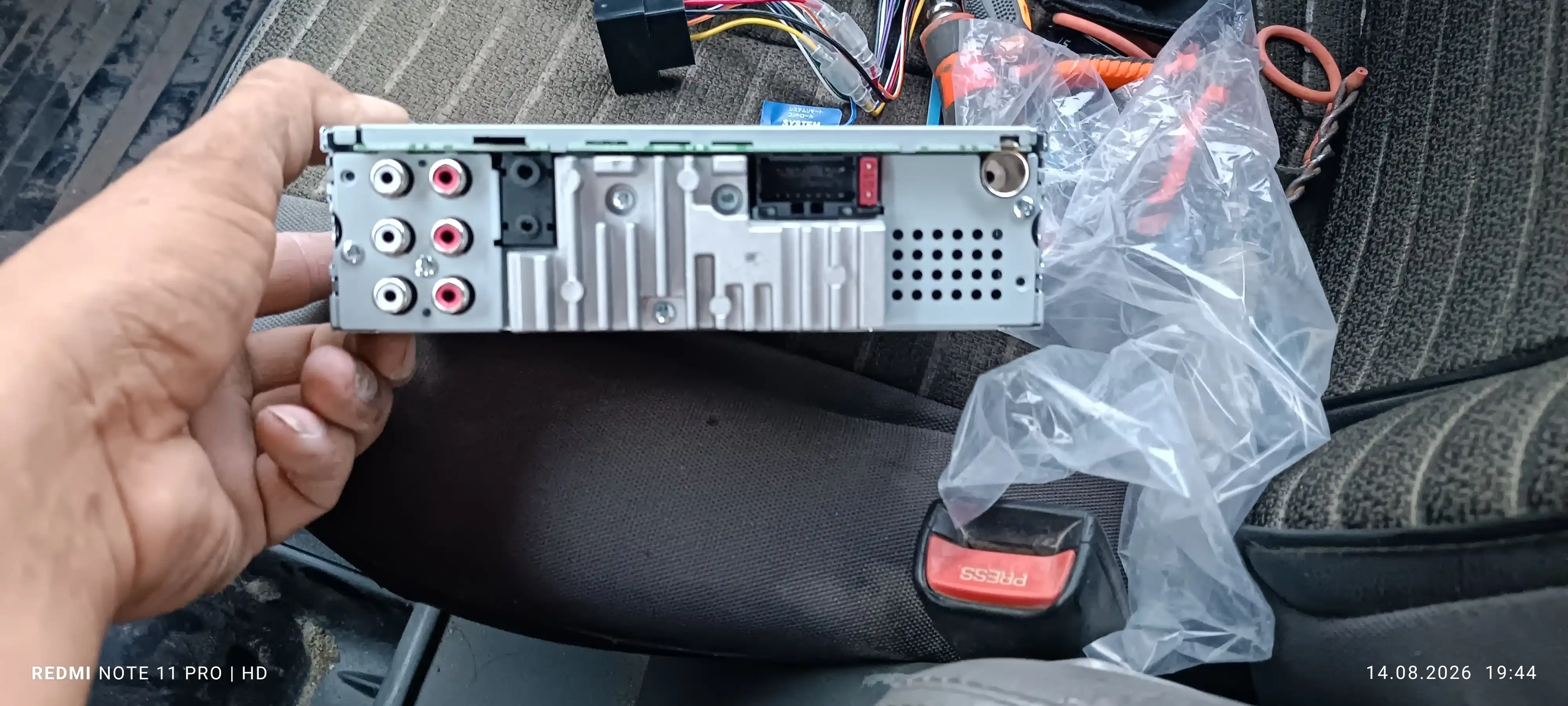 Автомагнитола Pioneer MVH-S520BT, с технологией Bluetooth