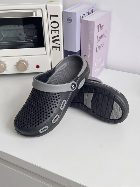 Ayollar uchun yengil EVA klog shippaklari Crocs uslubida