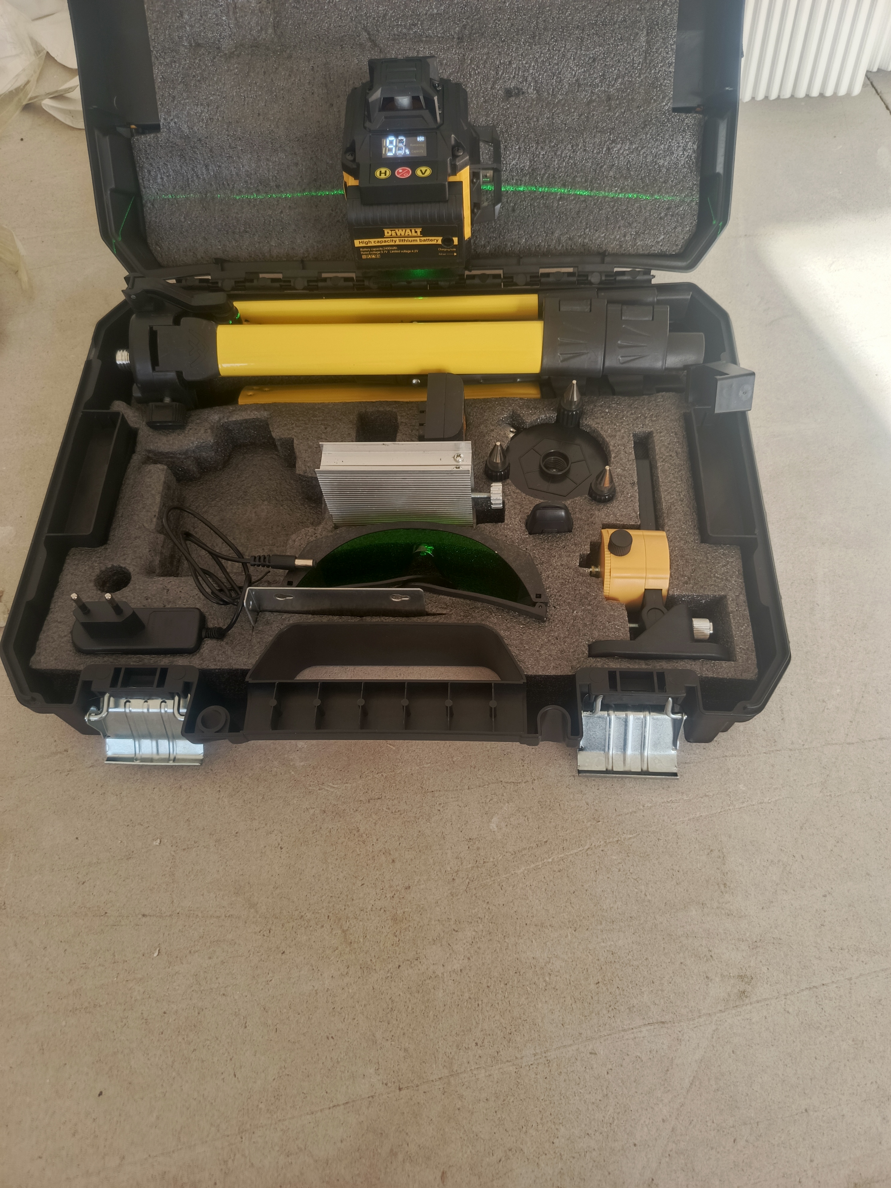 Lazer darajasi 4D-16 / 4 * 360, 1.6 metr shtativ