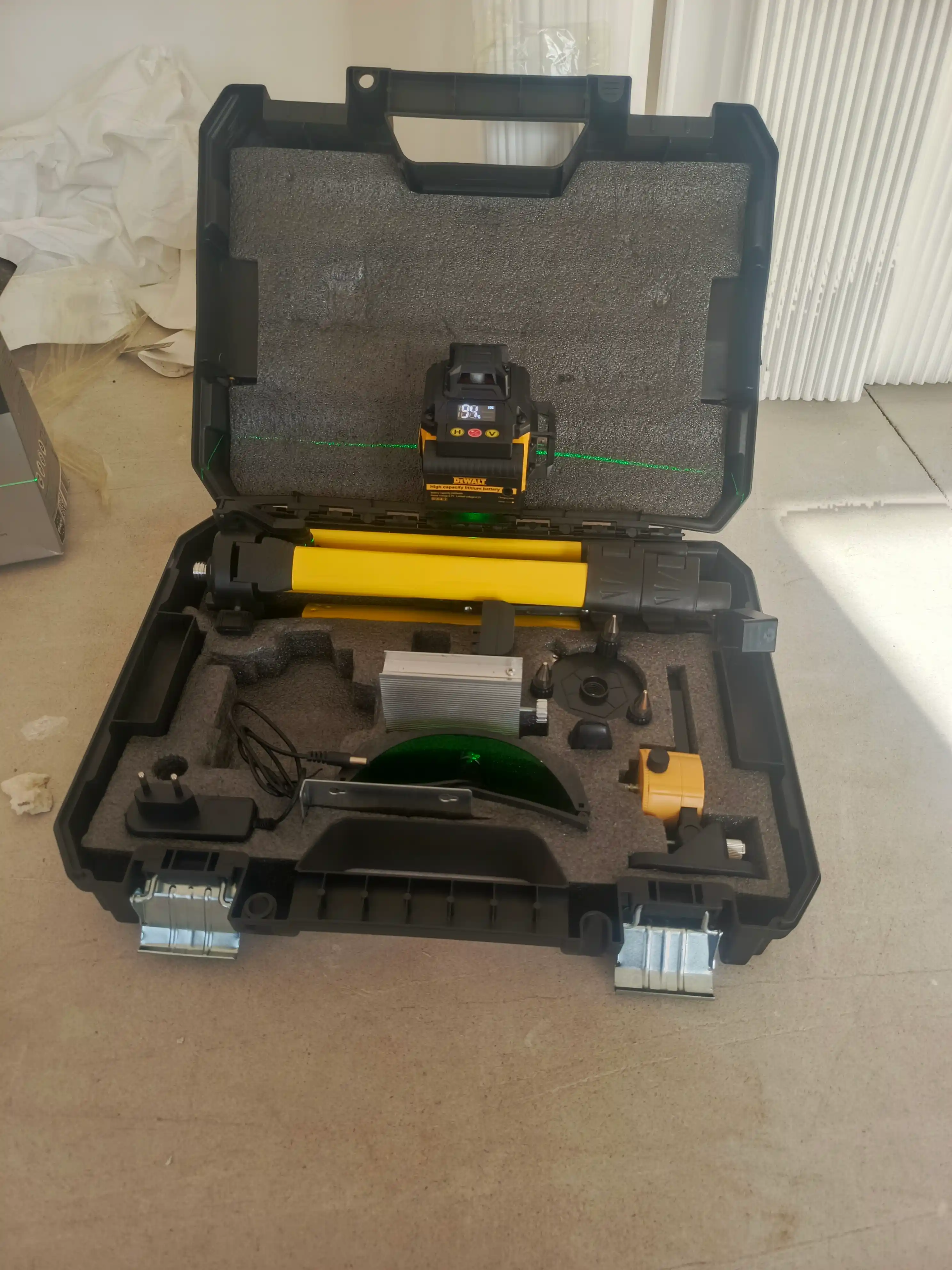 Lazer darajasi 4D-16 / 4 * 360, 1.6 metr shtativ