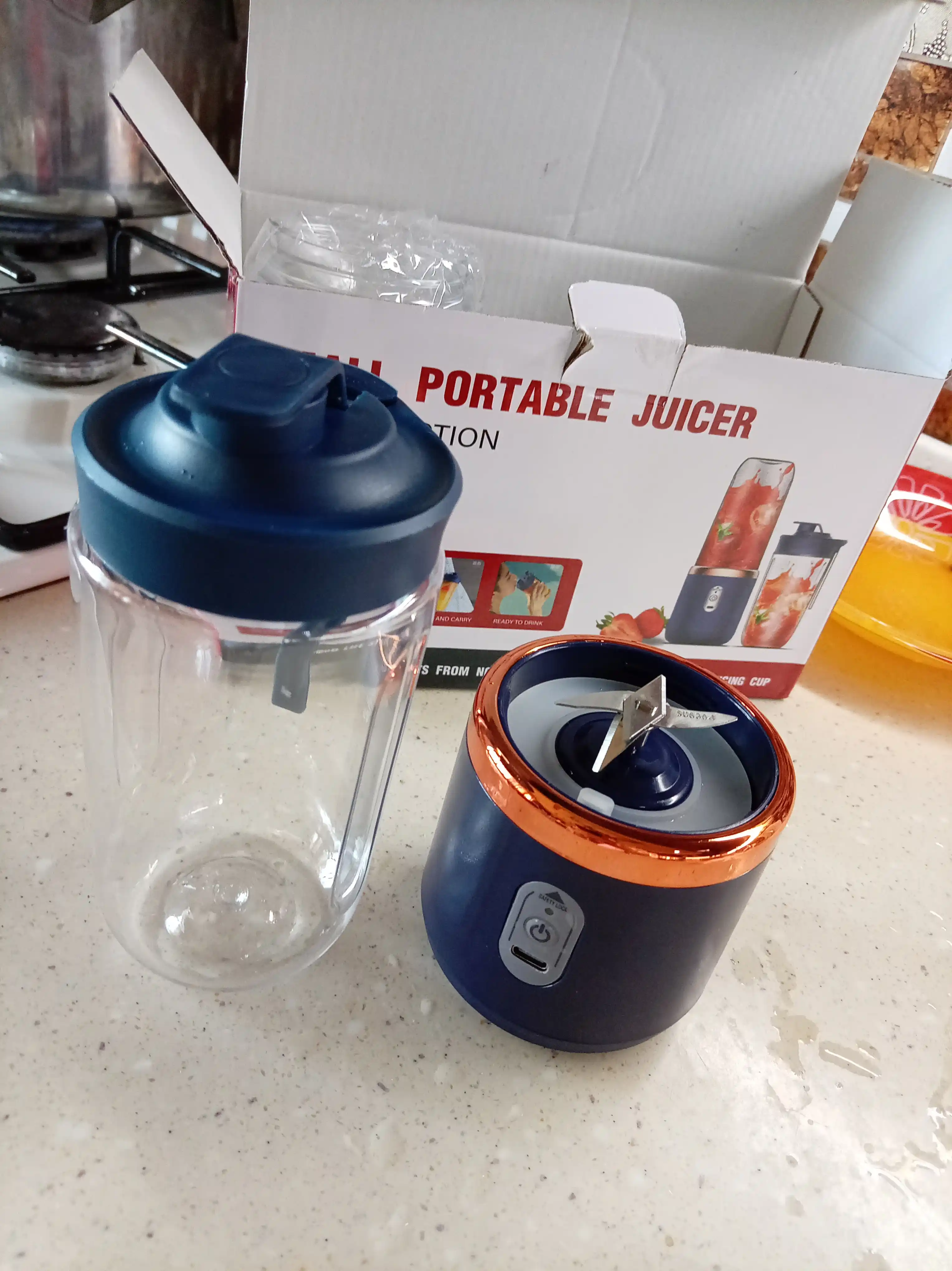 Smuzi va kokteyllar uchun simsiz mini blender, portativ