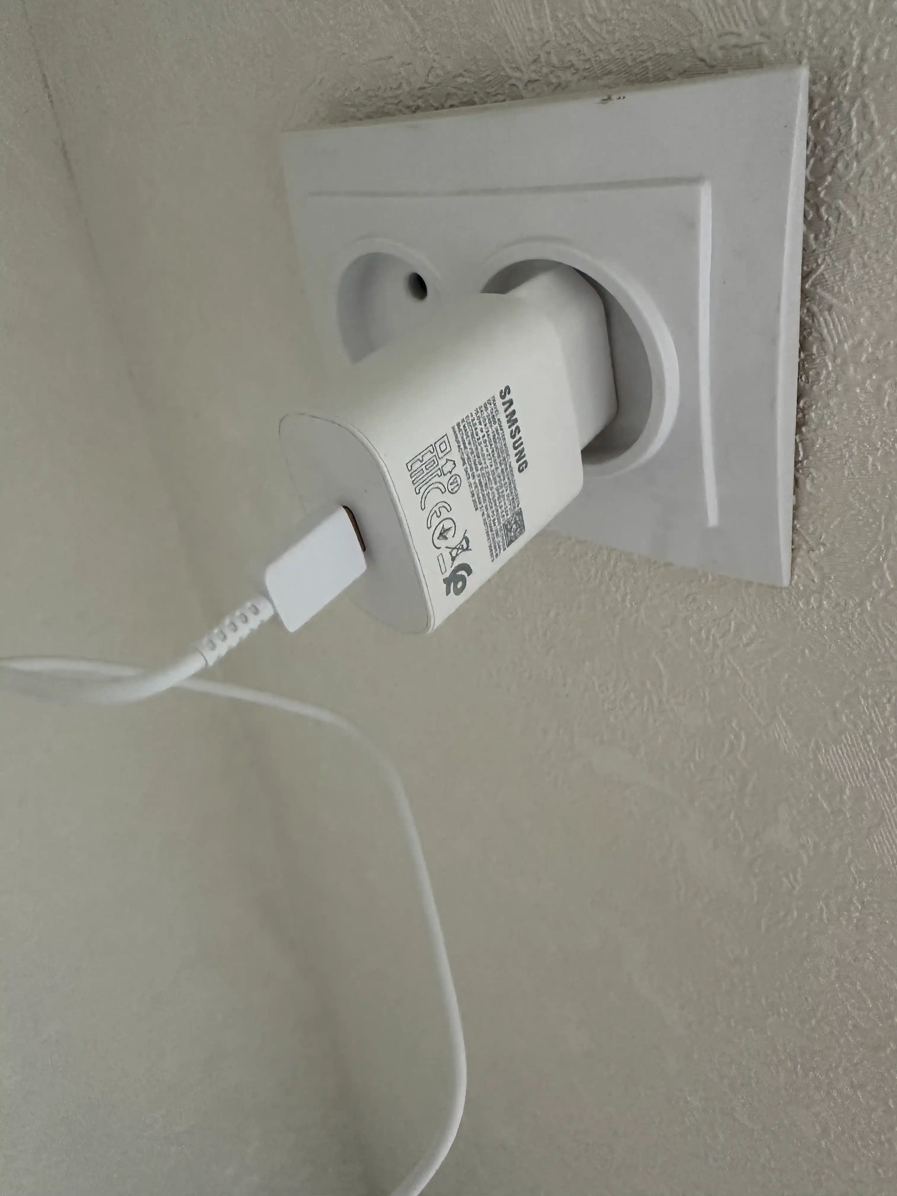 Samsung 25W PD zaryadlovchi adapter, USB Type-C, Type-C–Type-C 3A kabel bilan