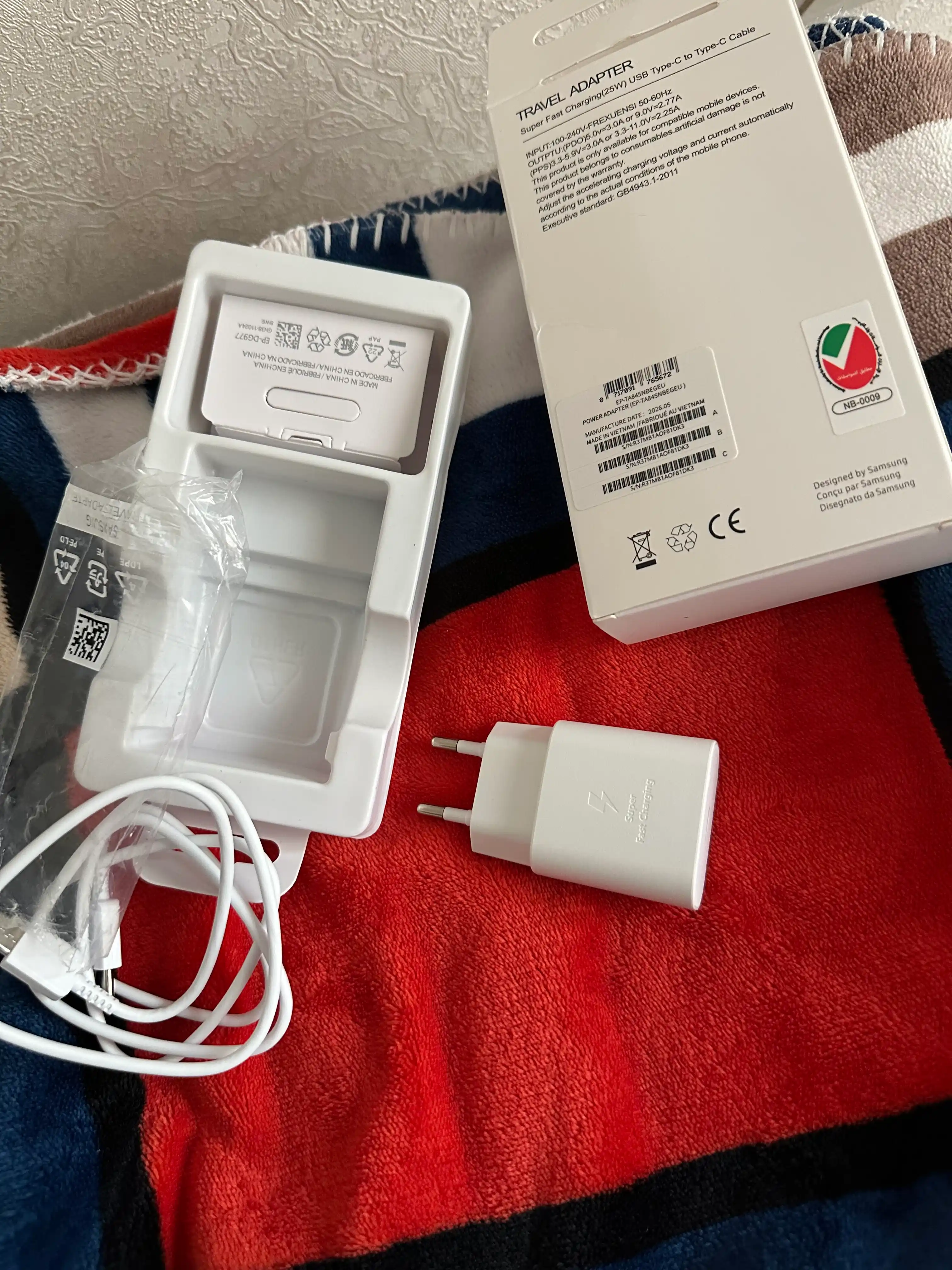 Samsung 25W PD zaryadlovchi adapter, USB Type-C, Type-C–Type-C 3A kabel bilan