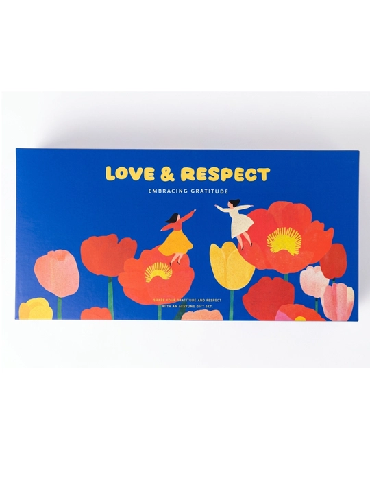Подарочный набор косметики и гигиены Aekyung Love & Respect