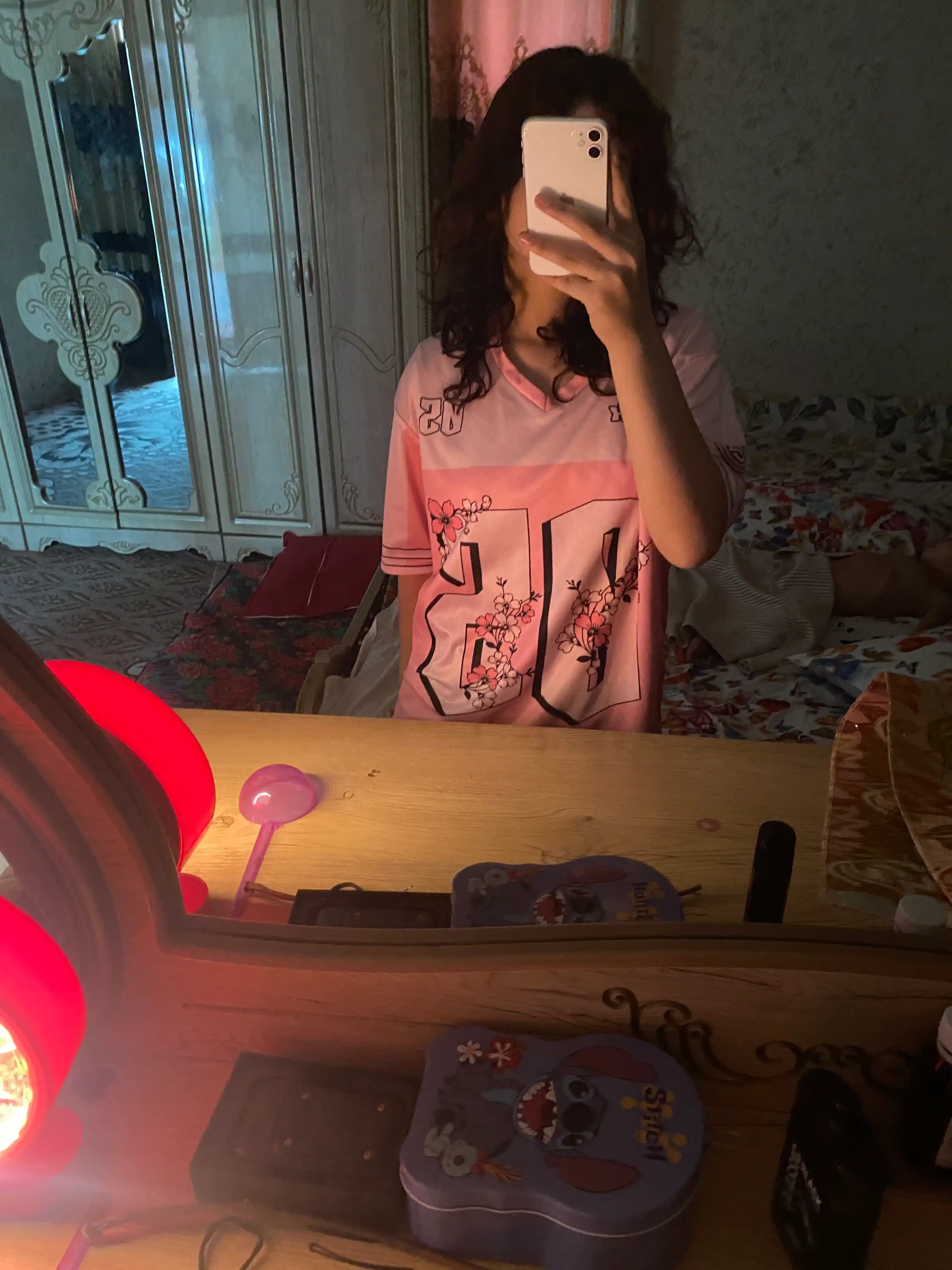 Oversize futbolka — y2k uslubidagi sport streetwear futbolka