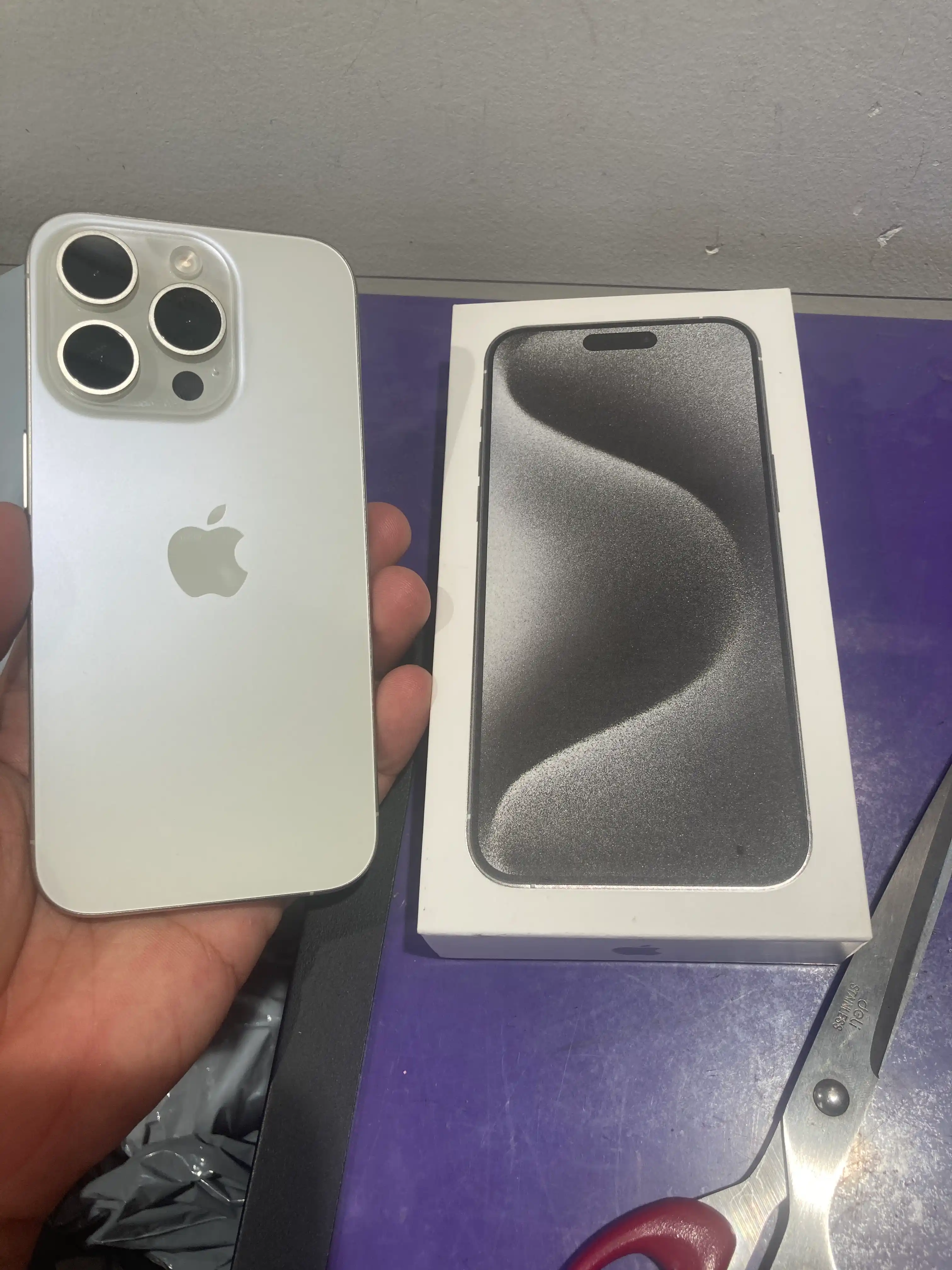 Apple iPhone 15 Pro/Pro Max, SIM+eSIM, UZIMEI-зарегистрирован