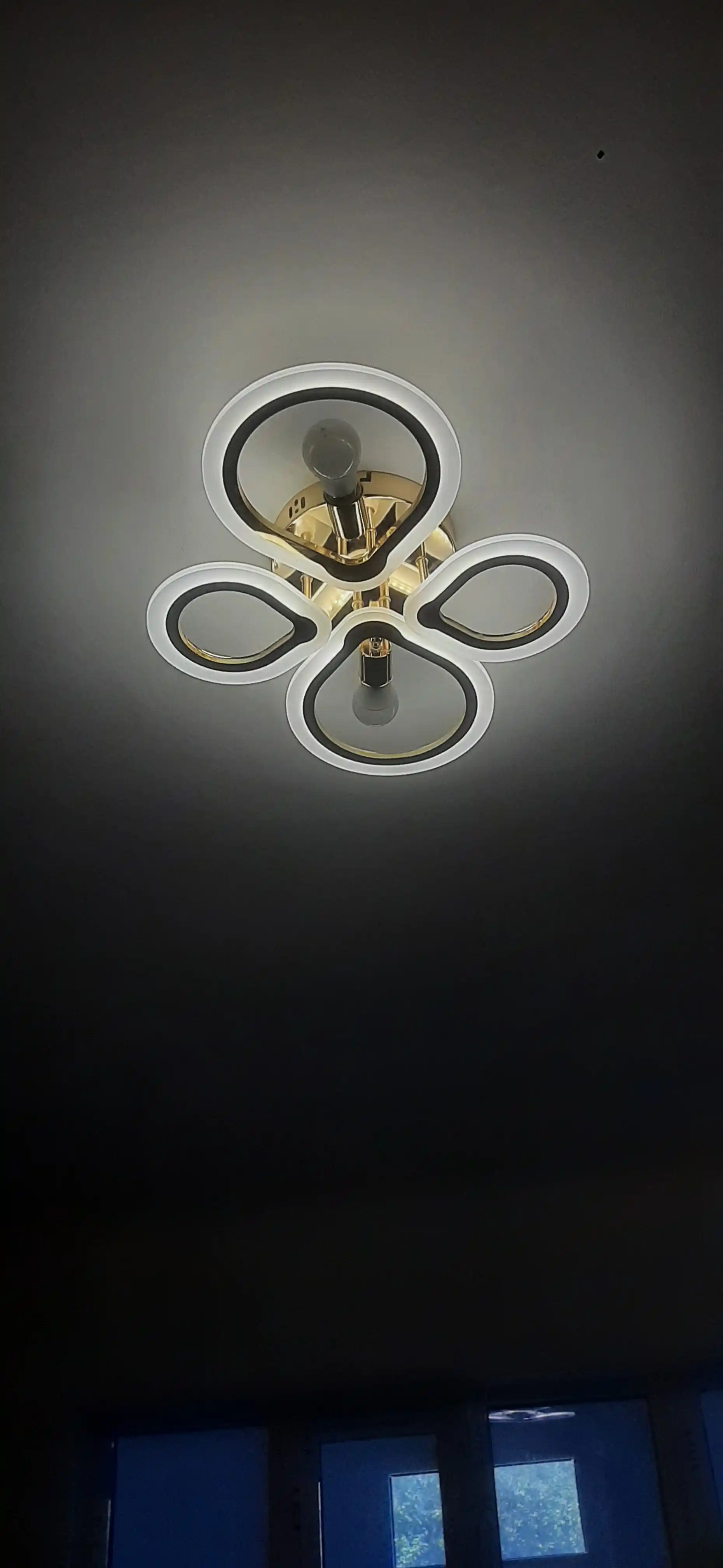 Bluetooth kolonkali shift lyustrasi, pultli, 2 ta E14 patron, 15 m² gacha