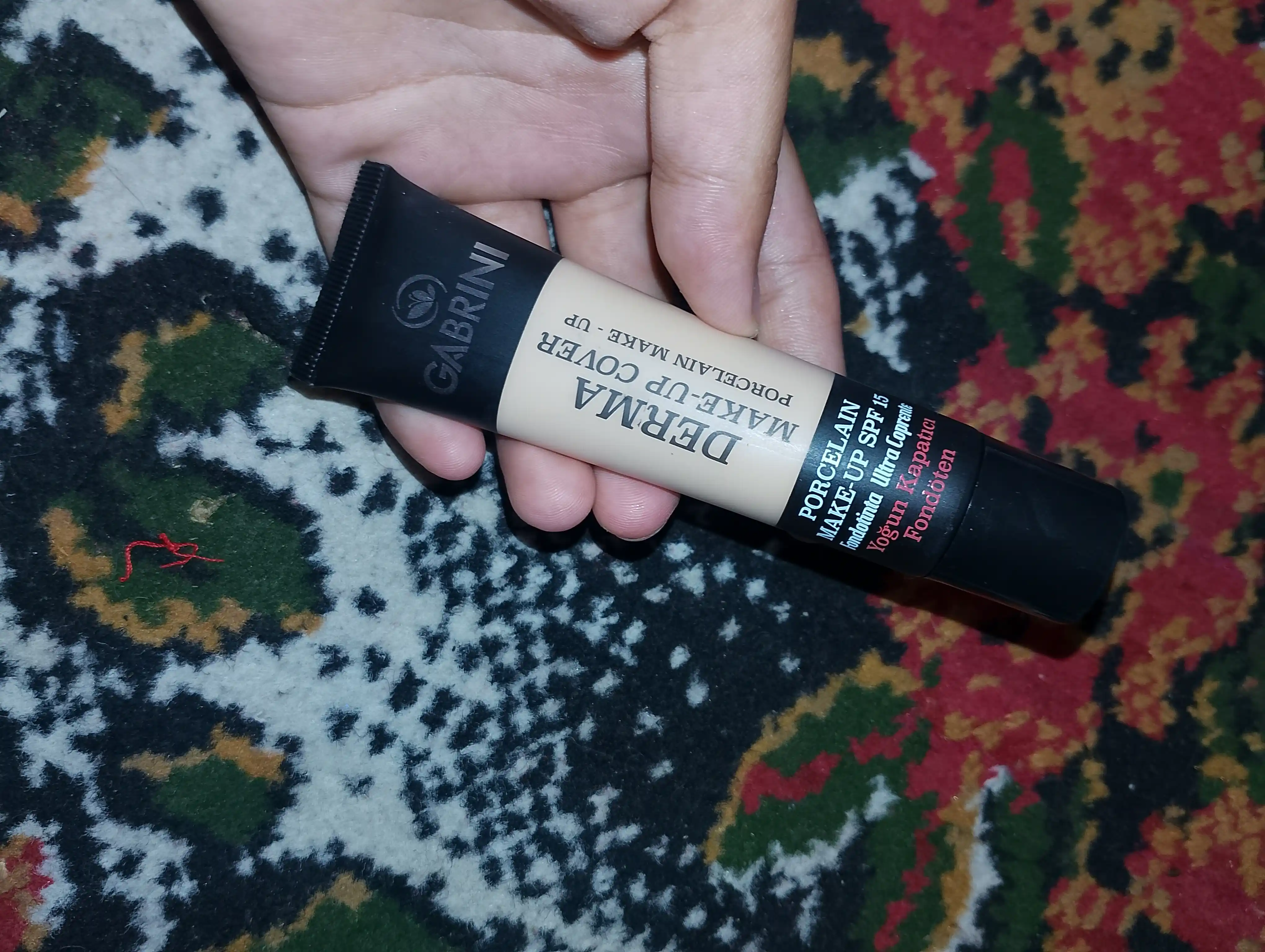Matlovchi tonal kremi Gabrini Derma, makiyaj ostiga, SPF 15