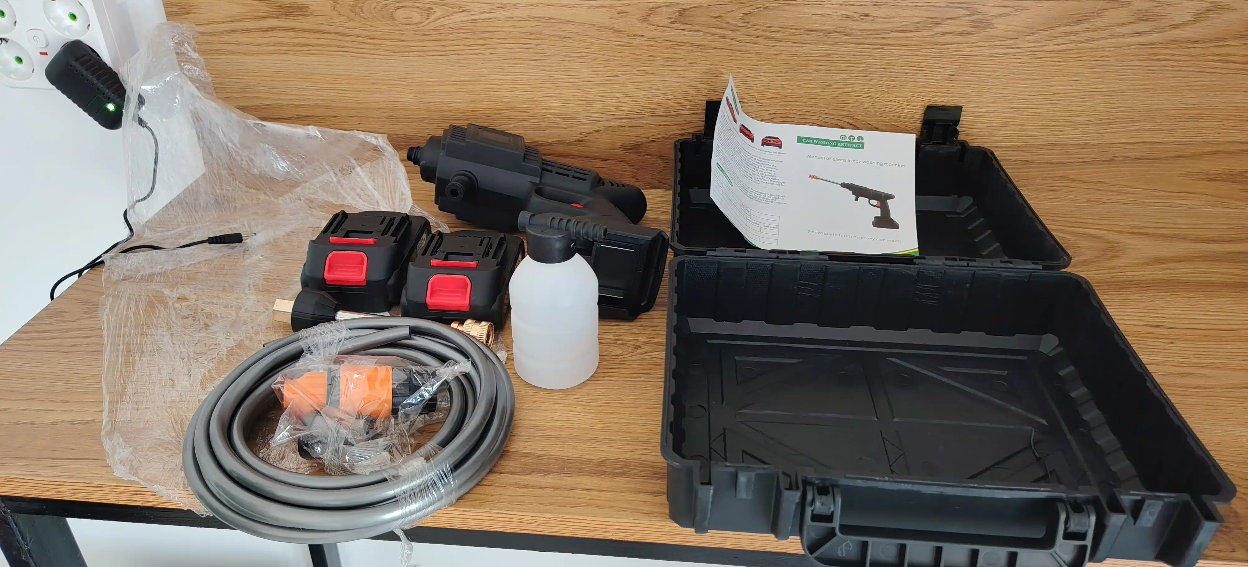 Simsiz Karcher - 96 Vt batareya, portativ, qo'lda, yuqori bosimli yuvish mashinasi