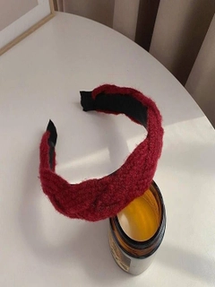 Бордовый