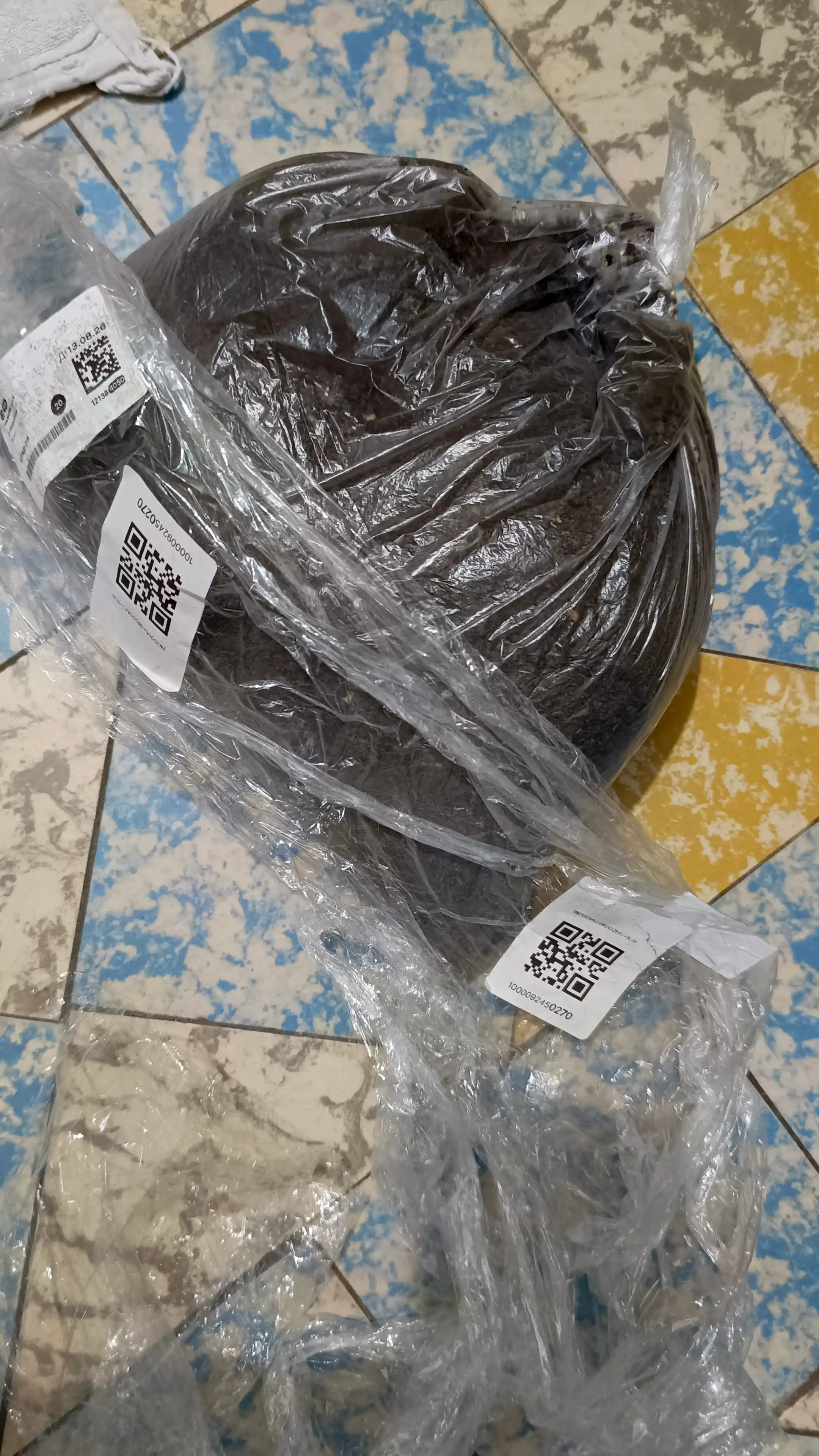 Biogumus, 1 kg vermikompost gullar,ko‘chatlar va o‘simliklar uchun tabiiy universal o‘g‘it