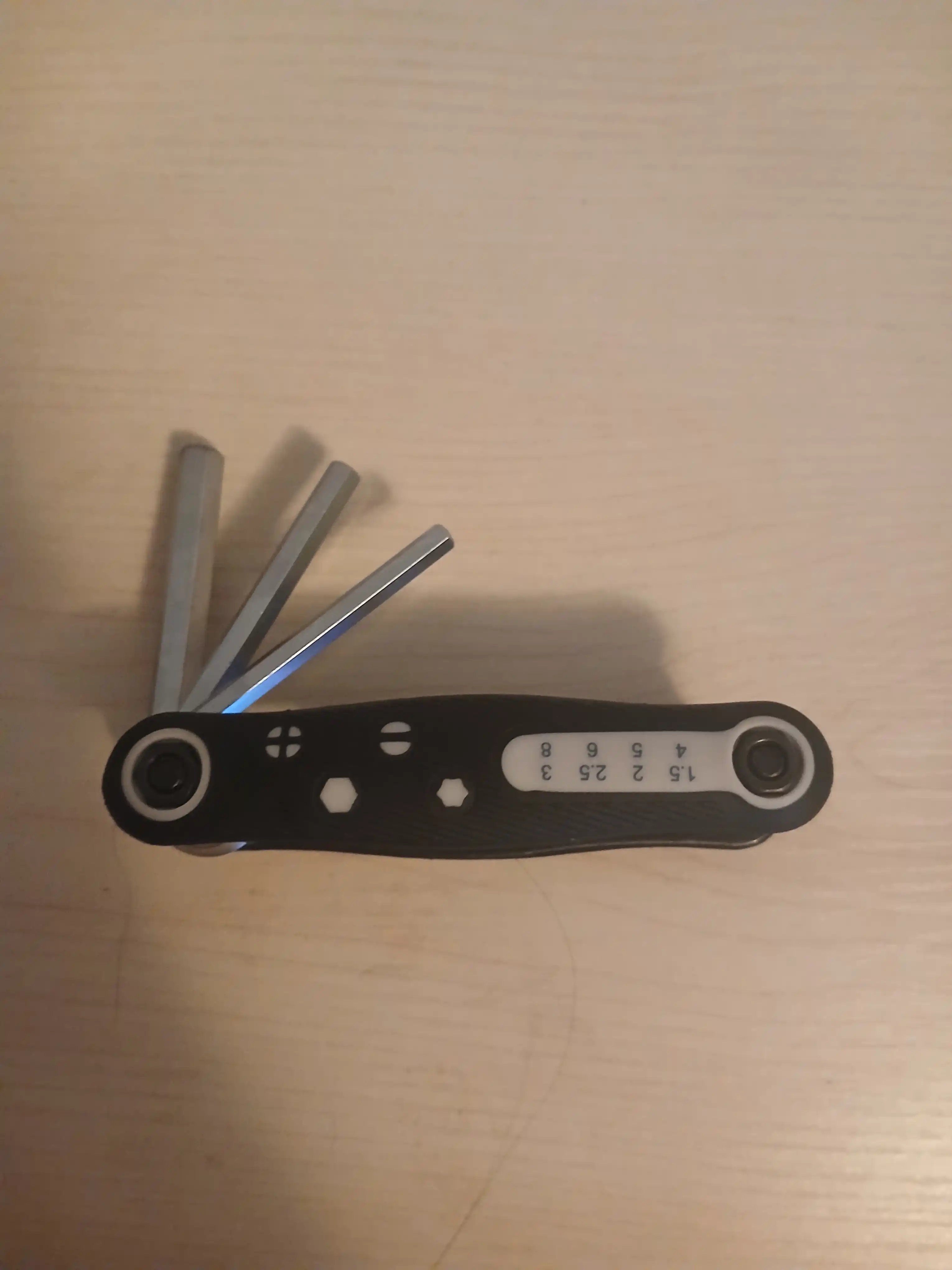Universal buklanadigan kalitlar to‘plami: Hex / Torx - 8 dona HYUNDAI