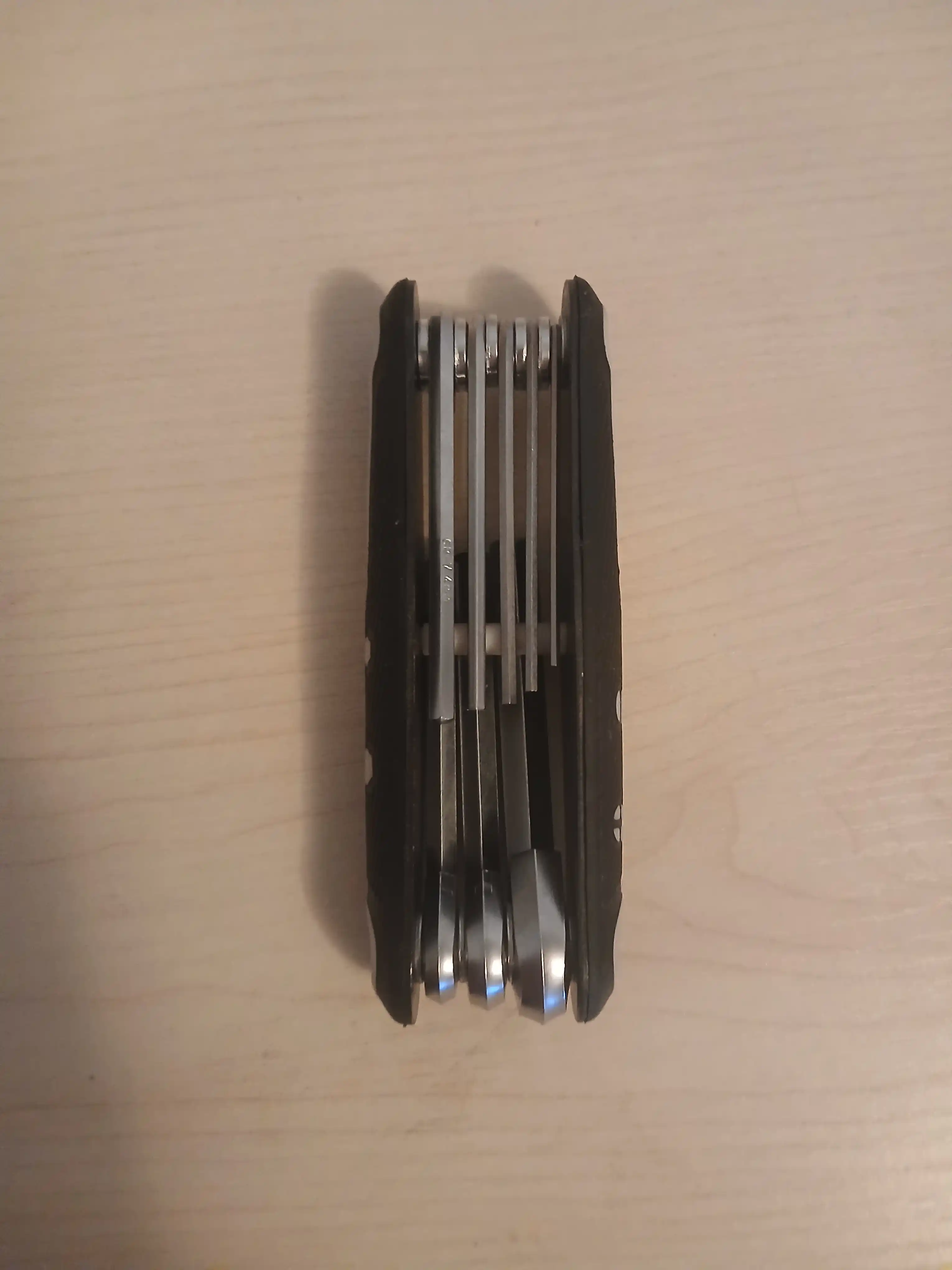 Universal buklanadigan kalitlar to‘plami: Hex / Torx - 8 dona HYUNDAI