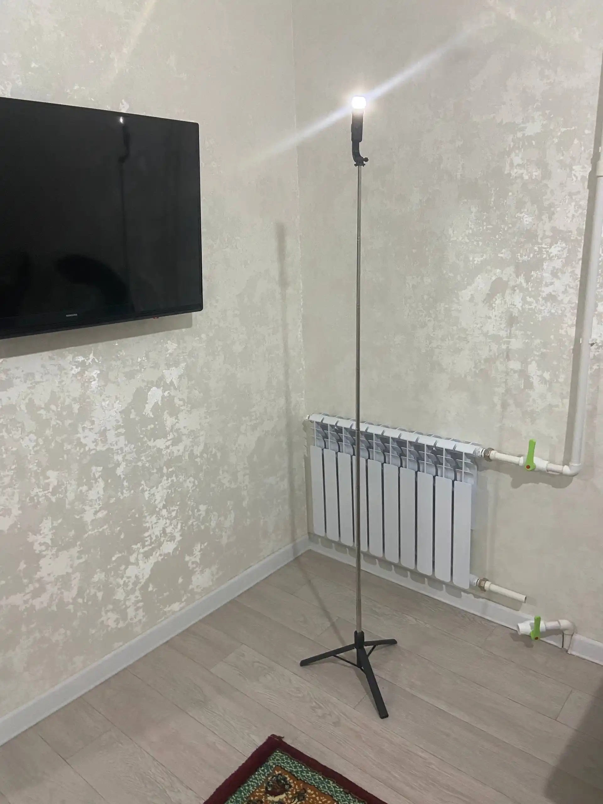 3 tasi 1 da shtativ: Bluetooth masofadan boshqarish pulti, LED chiroqli selfi tayoqchasi