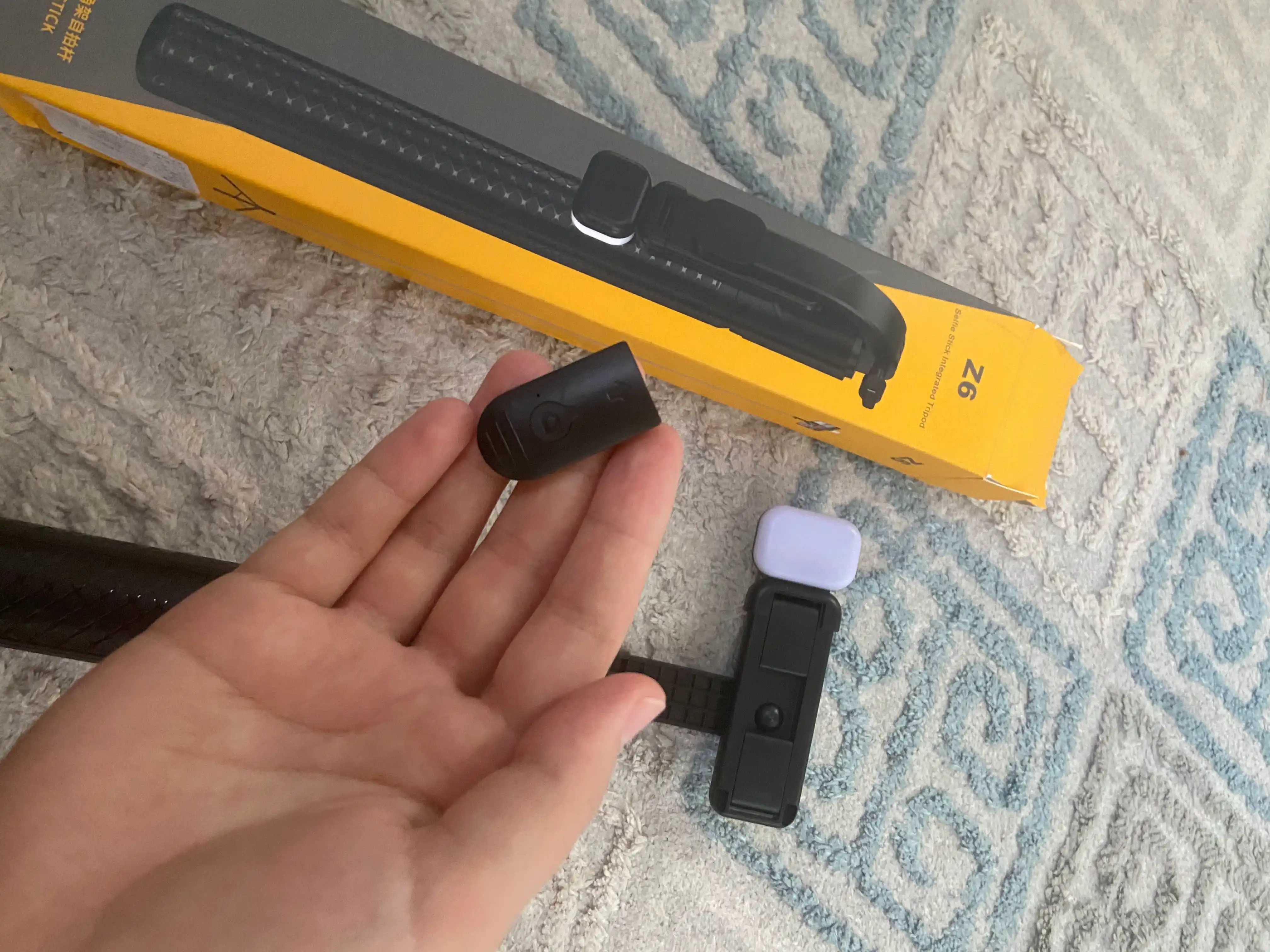3 tasi 1 da shtativ: Bluetooth masofadan boshqarish pulti, LED chiroqli selfi tayoqchasi
