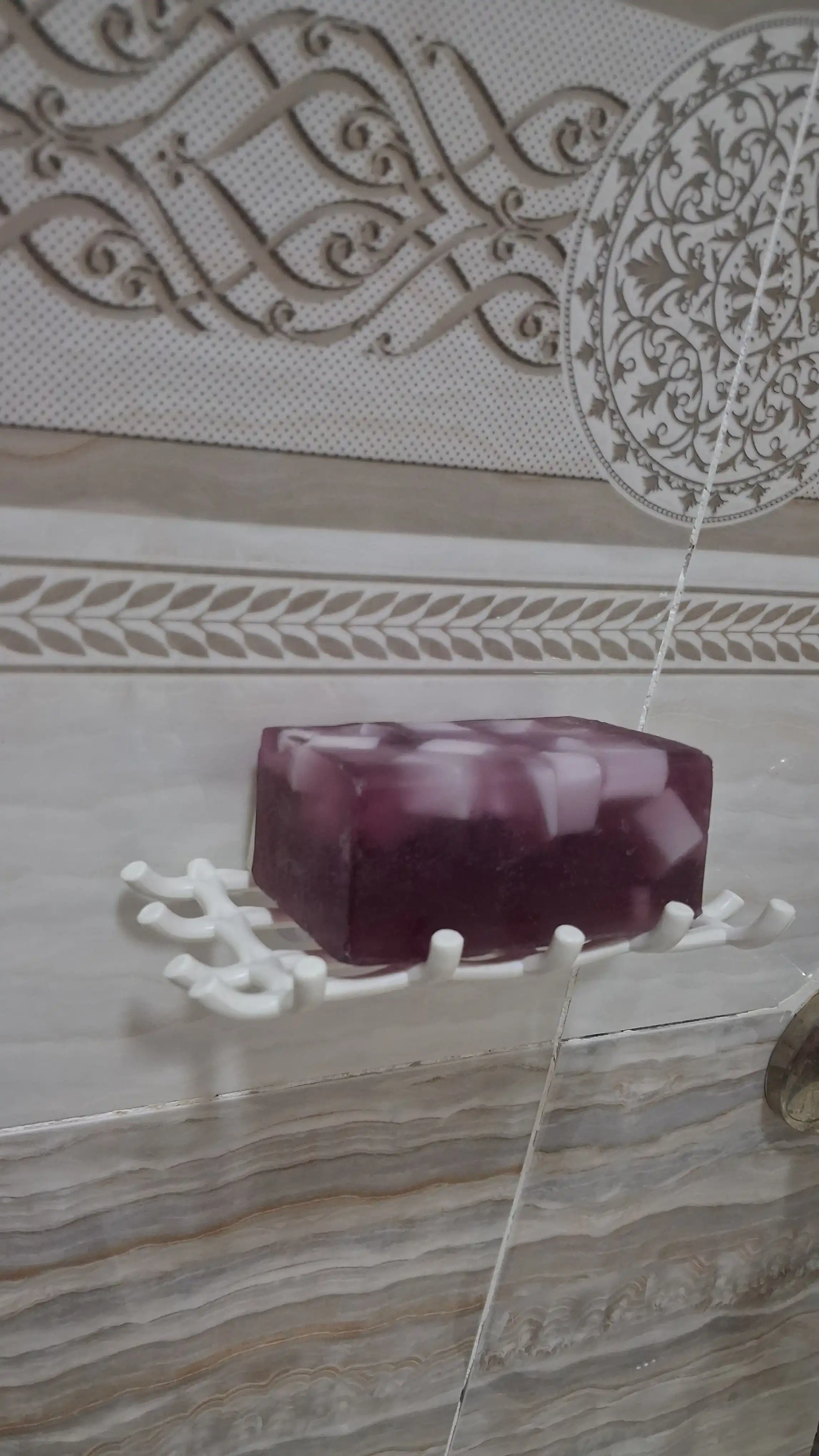 Мыльница с крючками белая и чёрная, установка без сверления