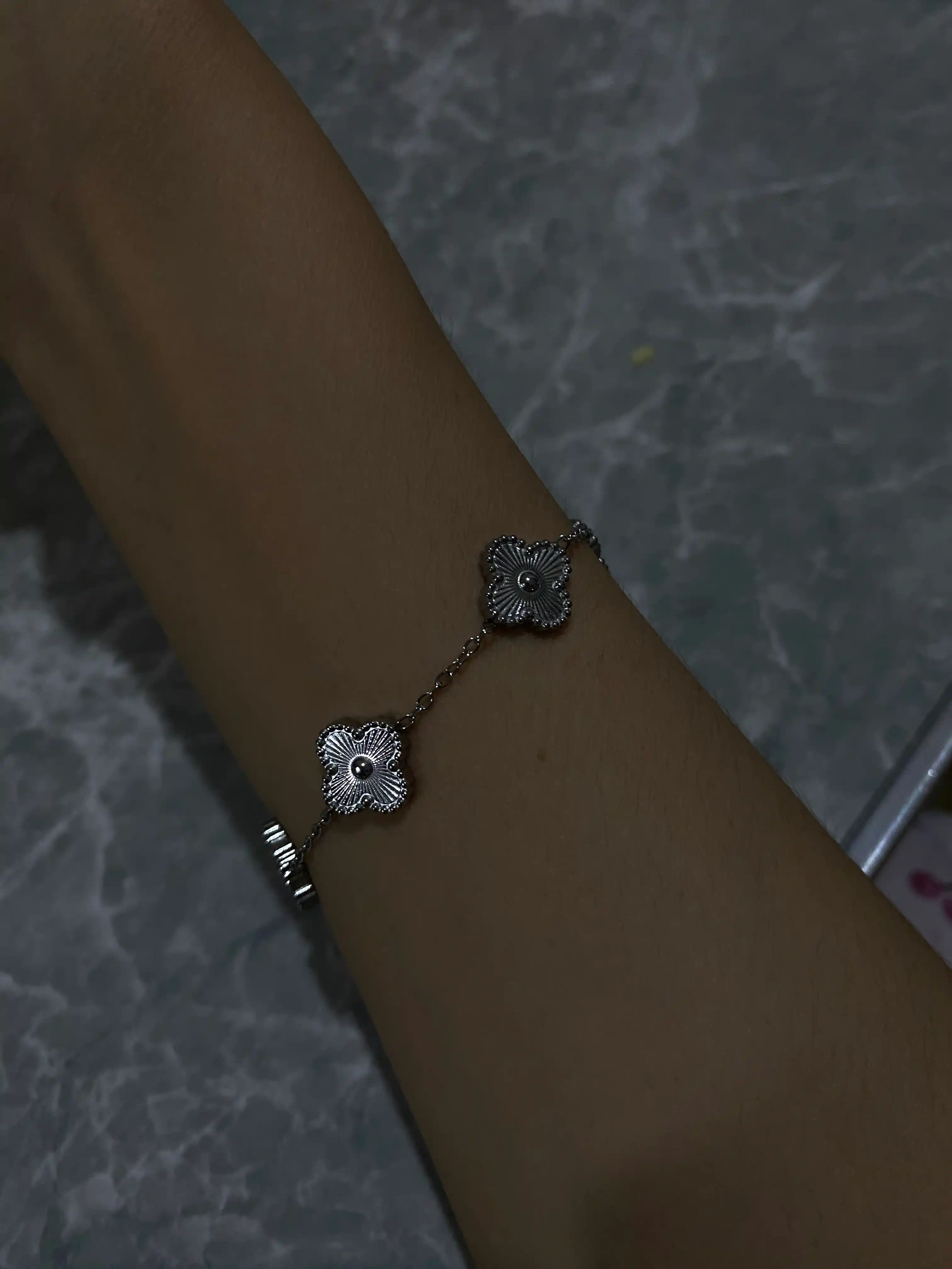Браслет Van Cleef для женщин и девушек — не темнеет, цвет не меняется