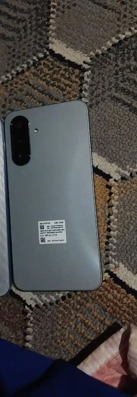 Смартфон Samsung Galaxy A17, 6.7" 90Гц экран, камера 50Мп, батарея 5000 мА/ч