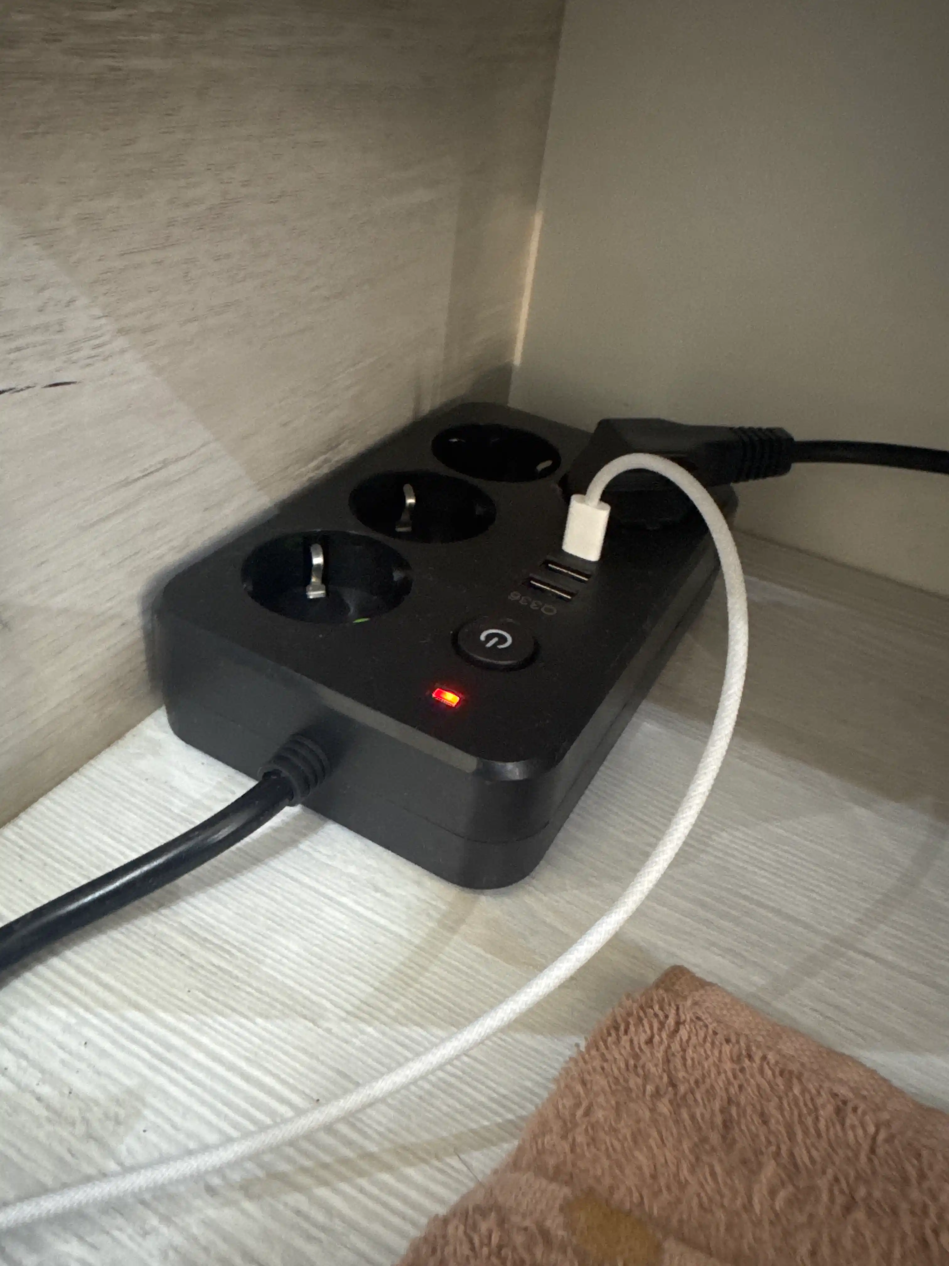 Удлинитель с USB, 4 розетки, 2 м, с кнопкой включения, USB-A и Type-C, EU