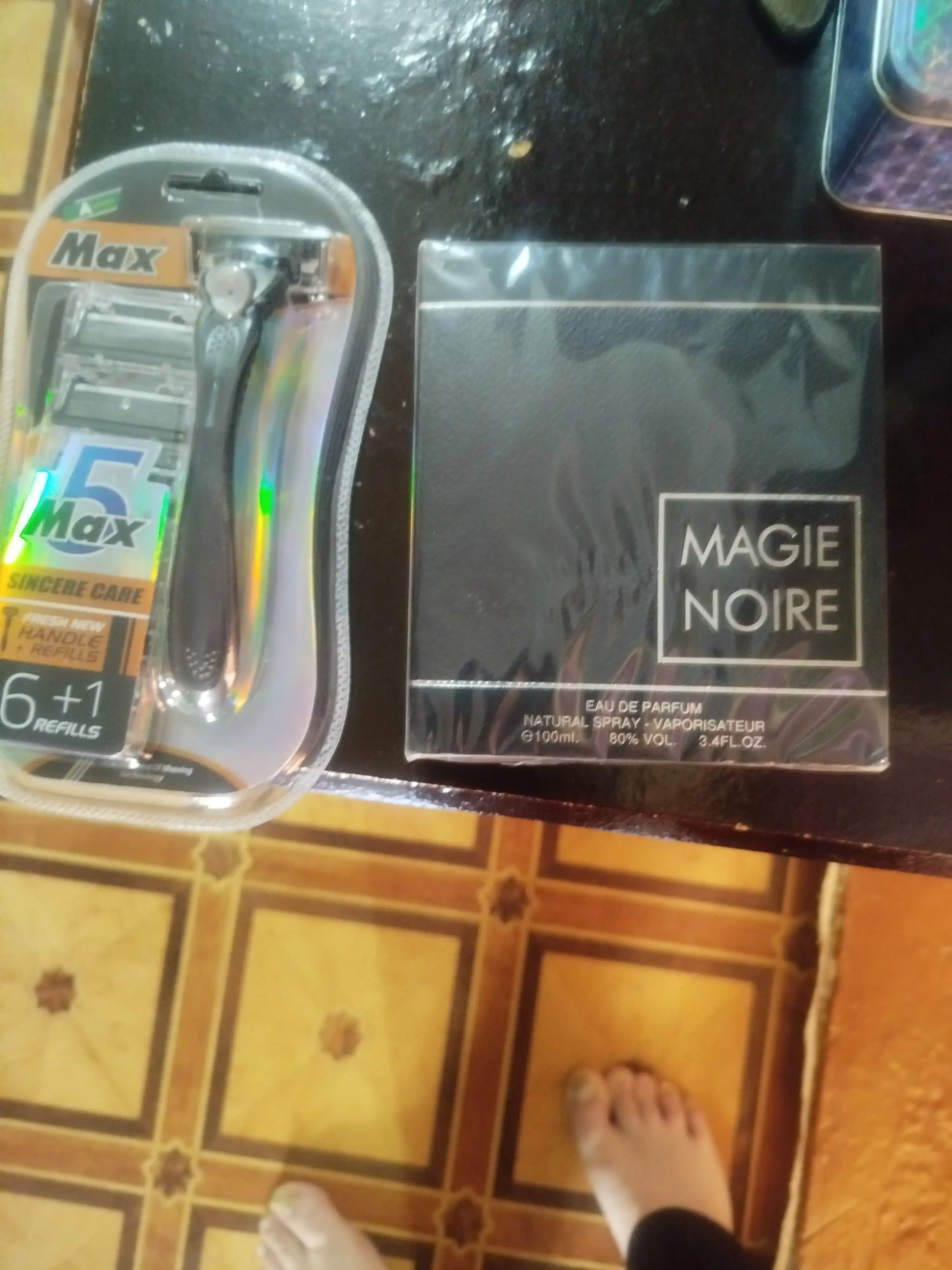 Parfyumlangav suv Magie Noire, uniseks, 100 ml