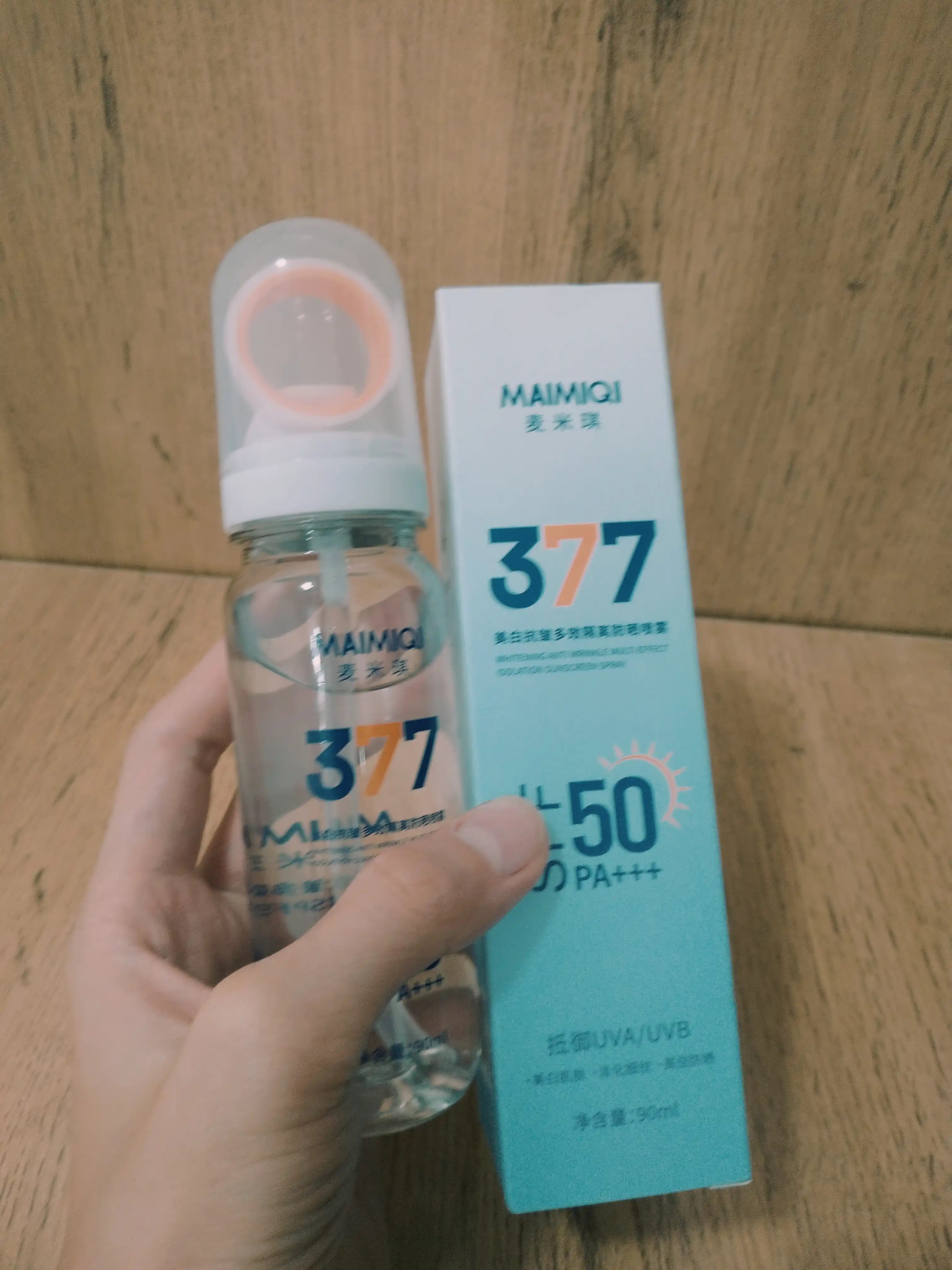 Yuz uchun SPF 50+ quyoshdan himoyalovchi sprey, 377 ultrabinafsha nurli himoya spreyi, SPF namlantiruvchi sprey