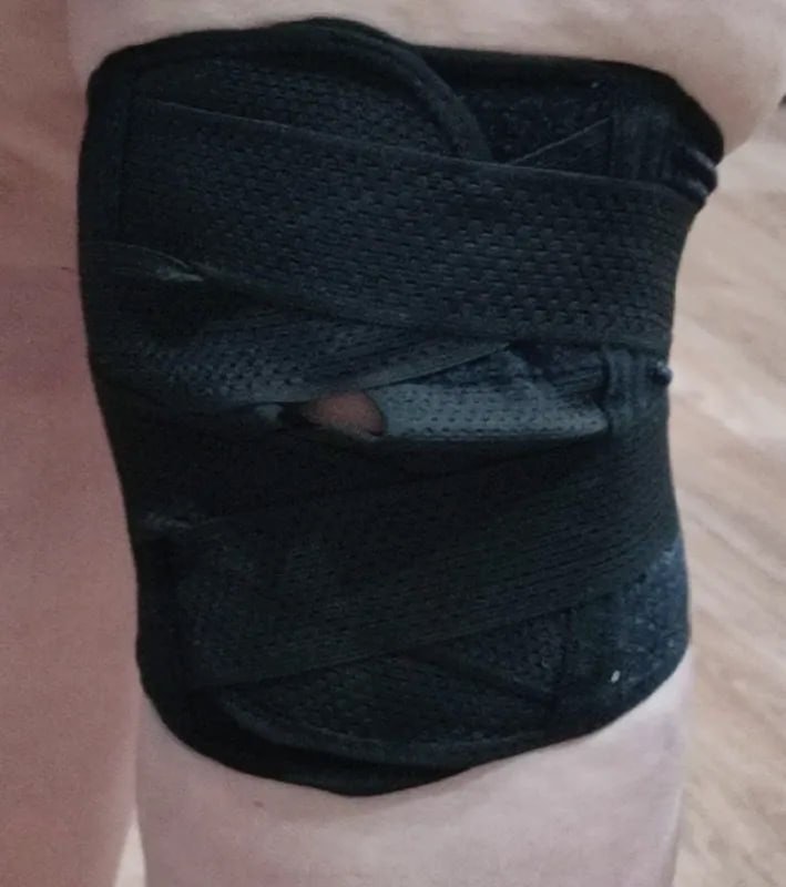 Ortopedik tizza bandaji, yon prujinali fiksatsiya, sport va tiklanish uchun, 1 dona