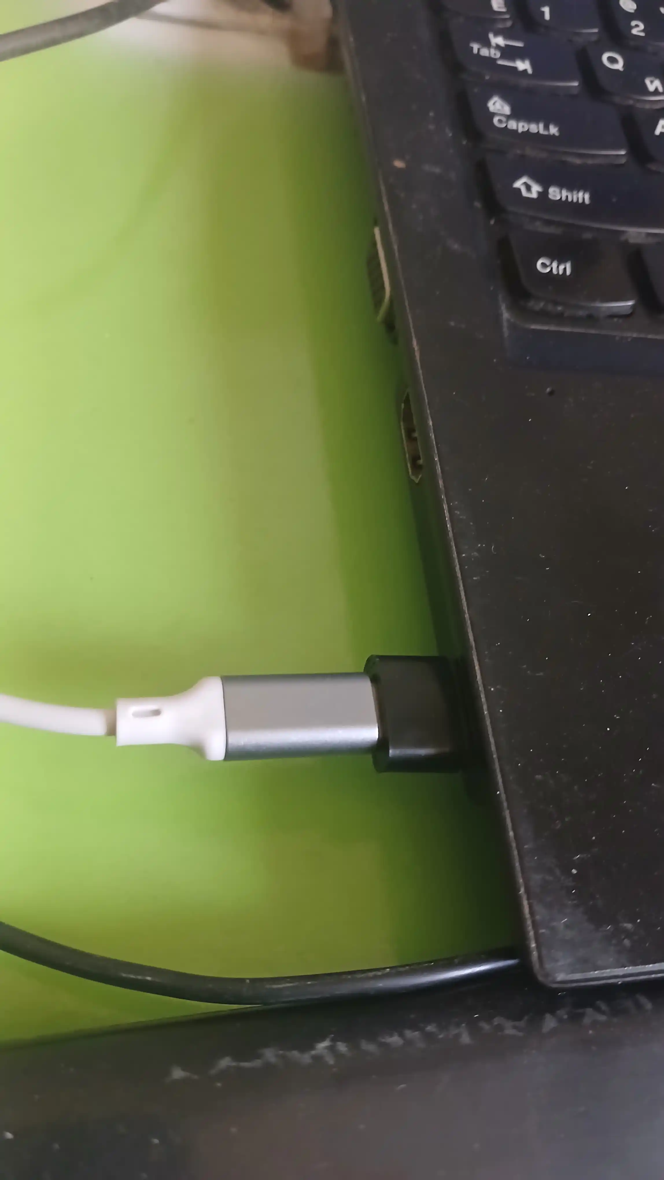 Adapter, zaryadlash va ma’lumot uzatish uchun USB, Type-C, Lightning o‘tkazgich