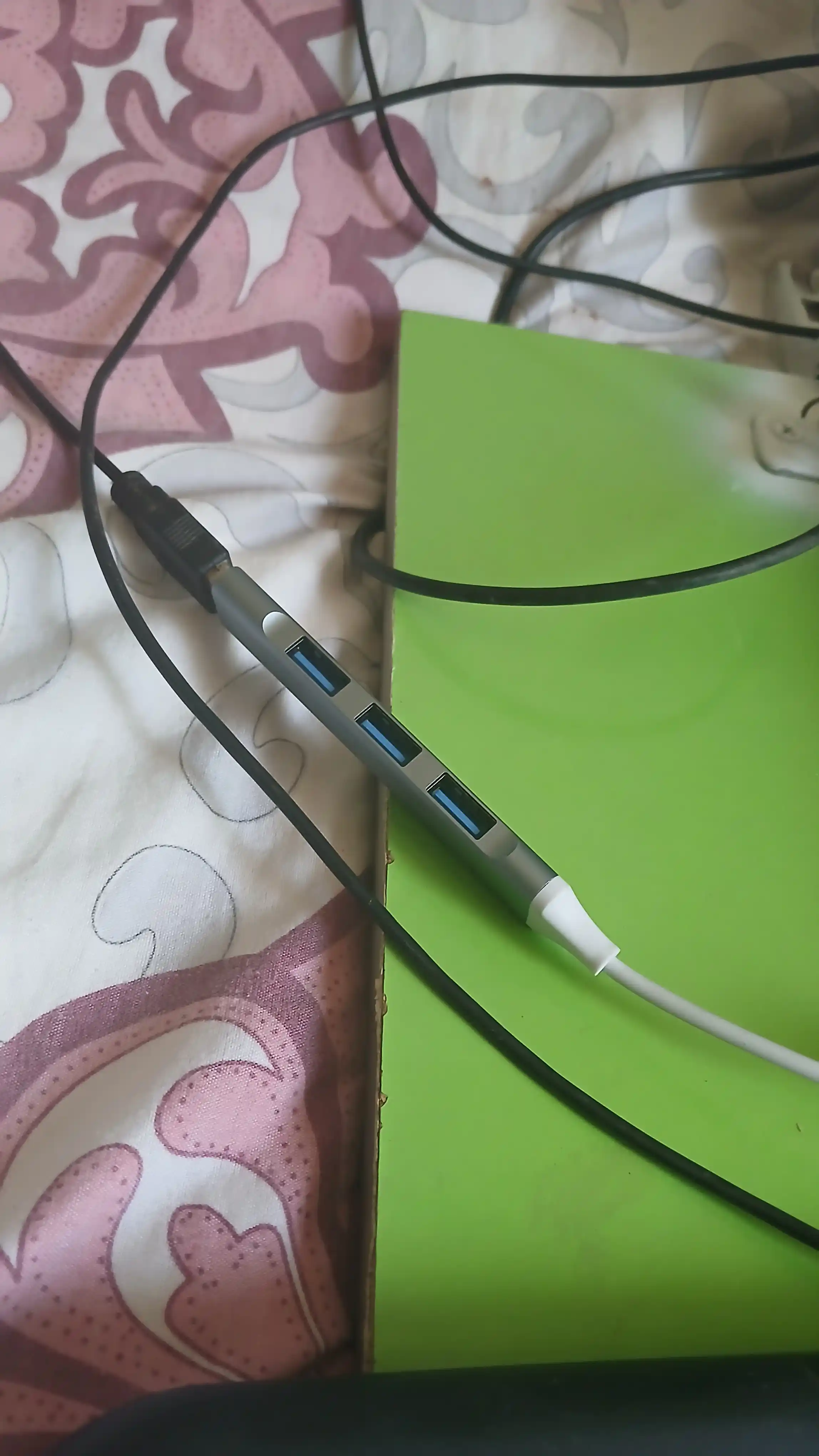 Adapter, zaryadlash va ma’lumot uzatish uchun USB, Type-C, Lightning o‘tkazgich