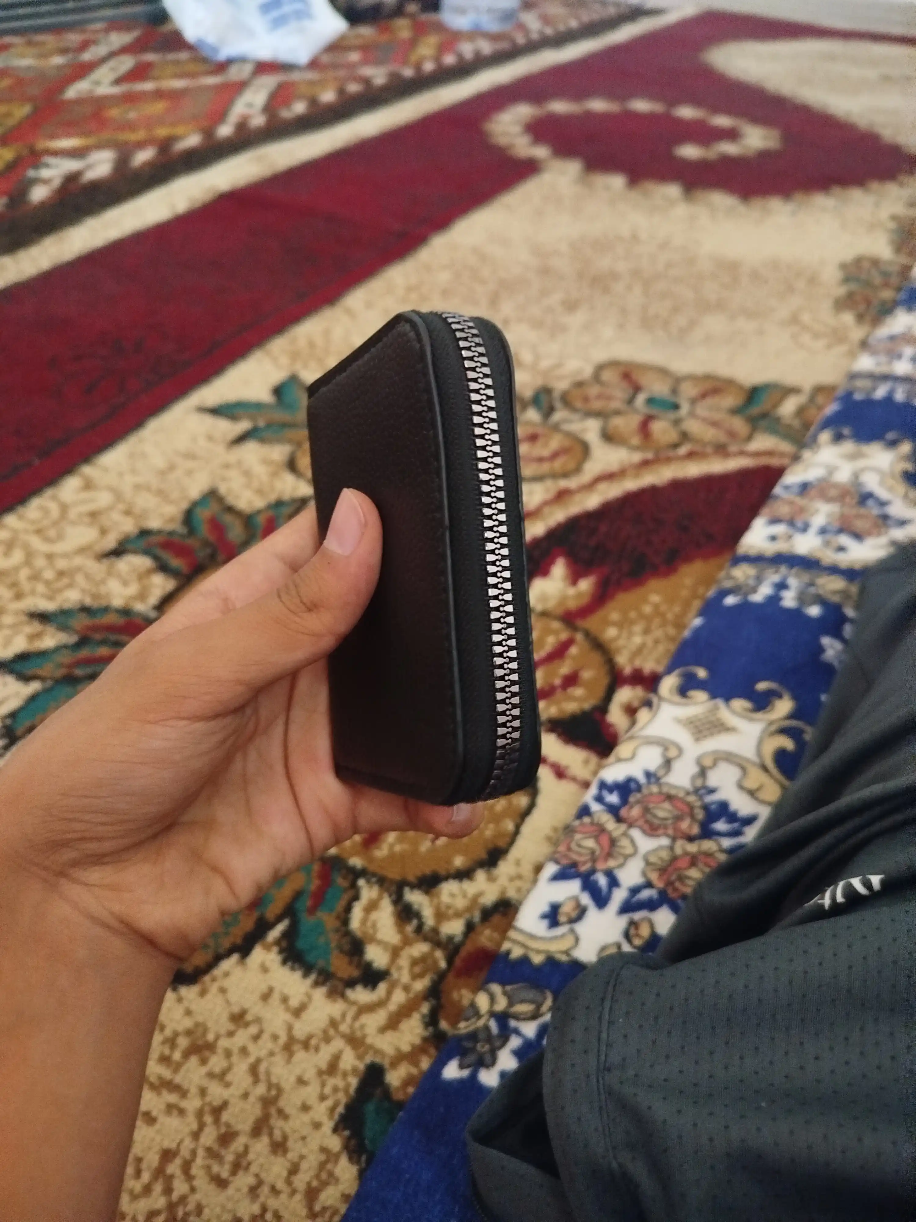 Hamyon, karta saqlagich, O‘lchami 11 sm x 8 sm