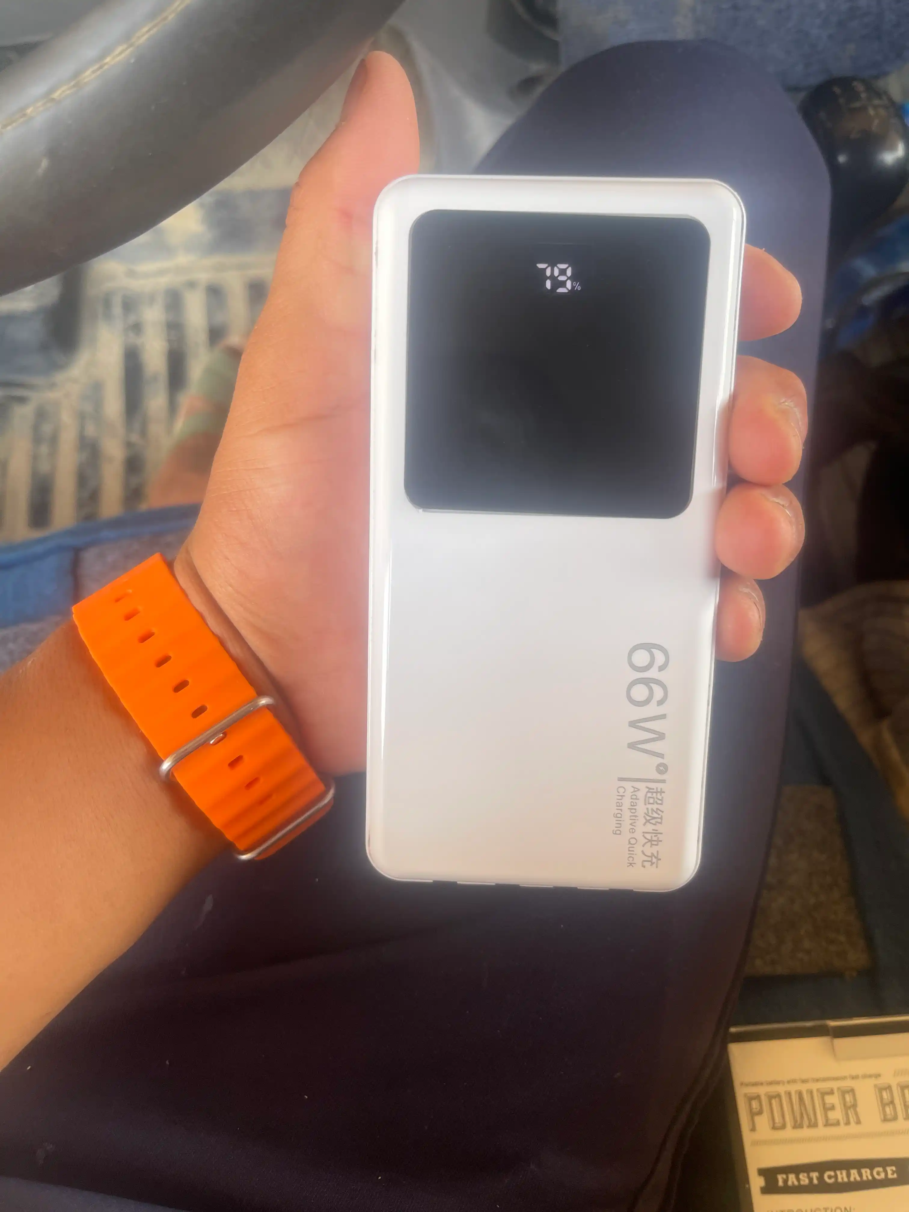 Power Bank 20000 mAh 66W с встроенными кабелями, фонариком и быстрой зарядкой 22.5W