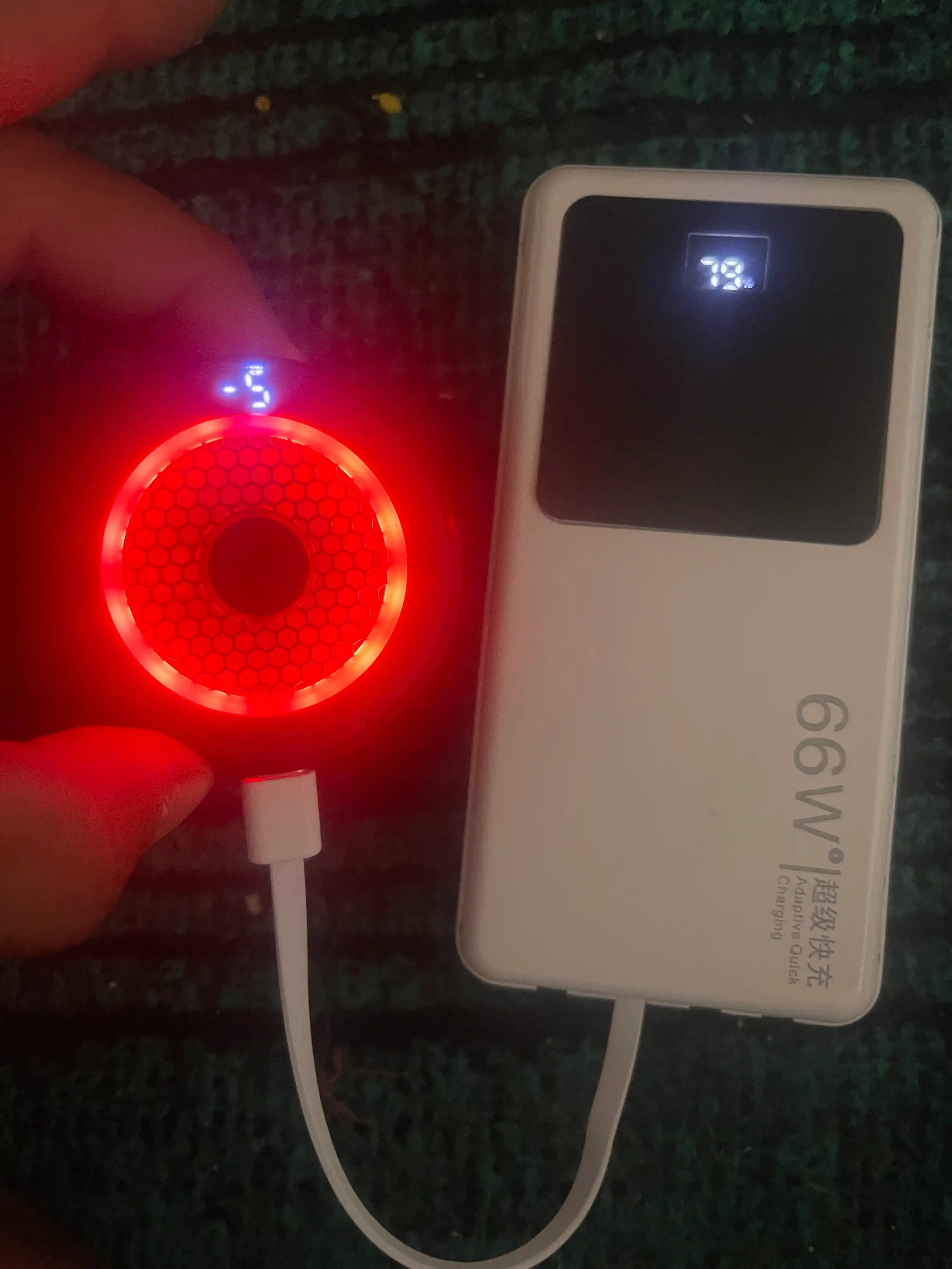 Power Bank 20000 mAh 66W с встроенными кабелями, фонариком и быстрой зарядкой 22.5W