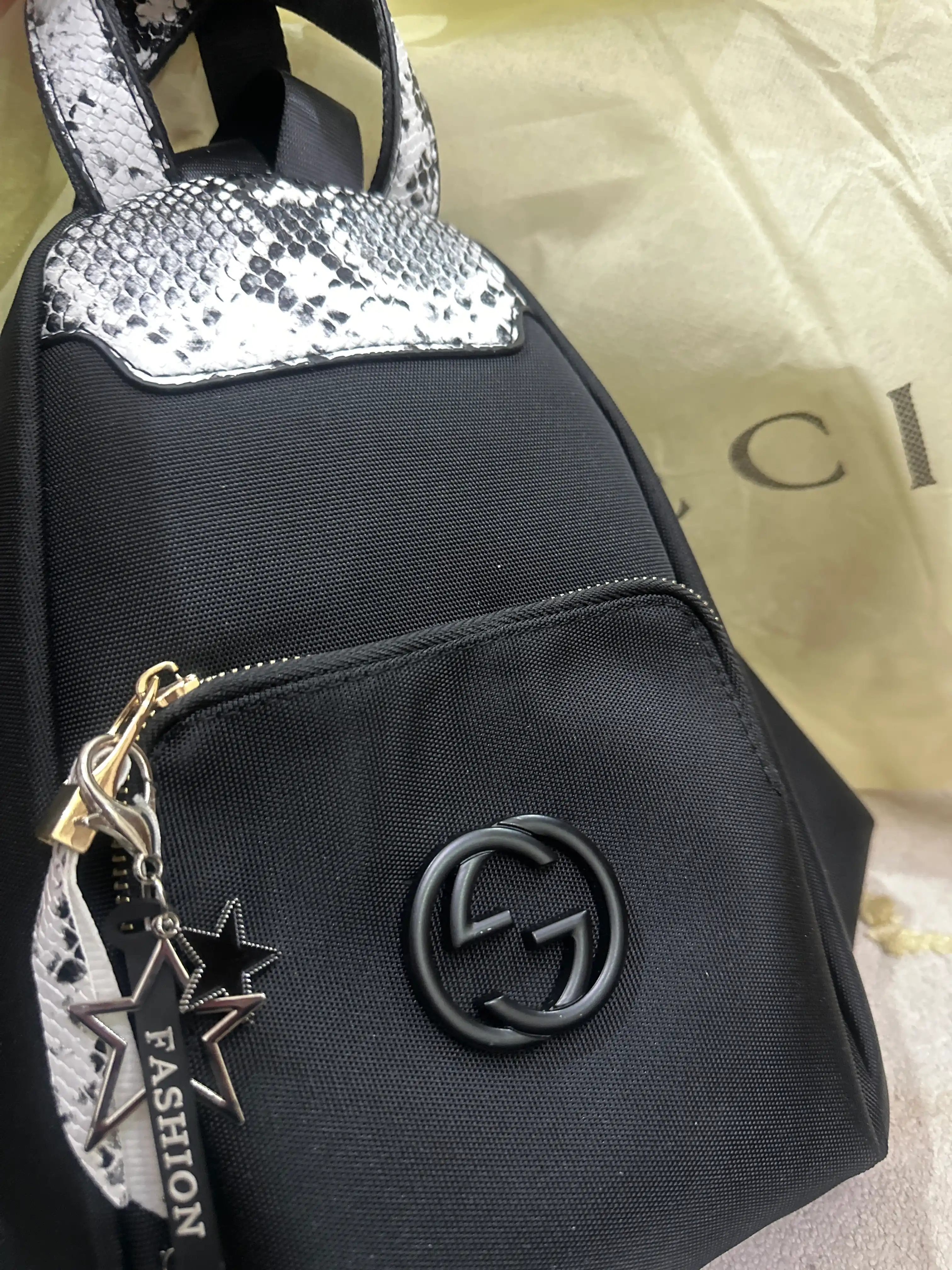 Женский рюкзак в стиле GUCCI, подходит для повседневного использования и путешествий