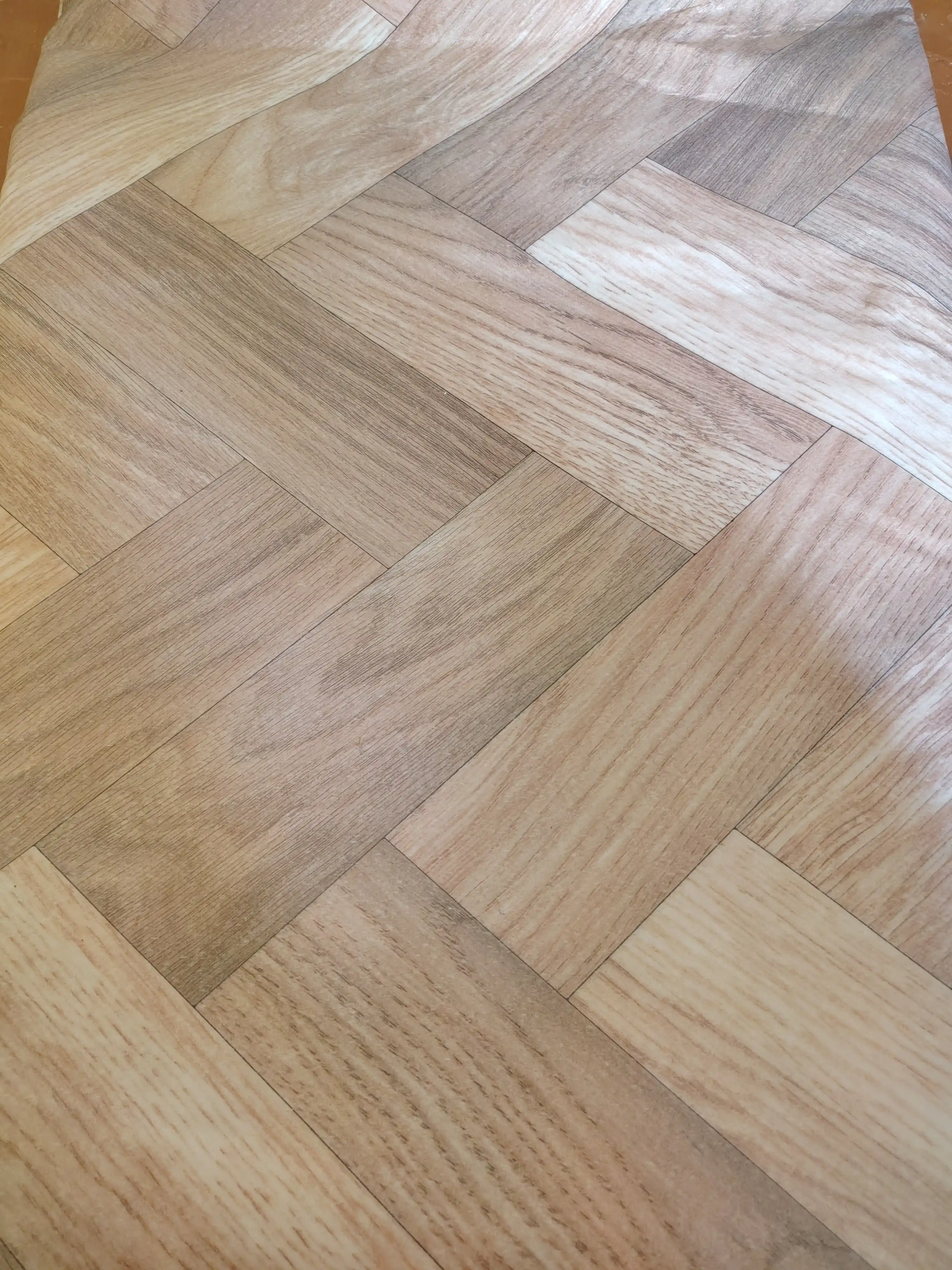 Turar joy xonalari uchun linoleum,  kengligi 2.5 m, kigiz asosli, namlikka chidamli