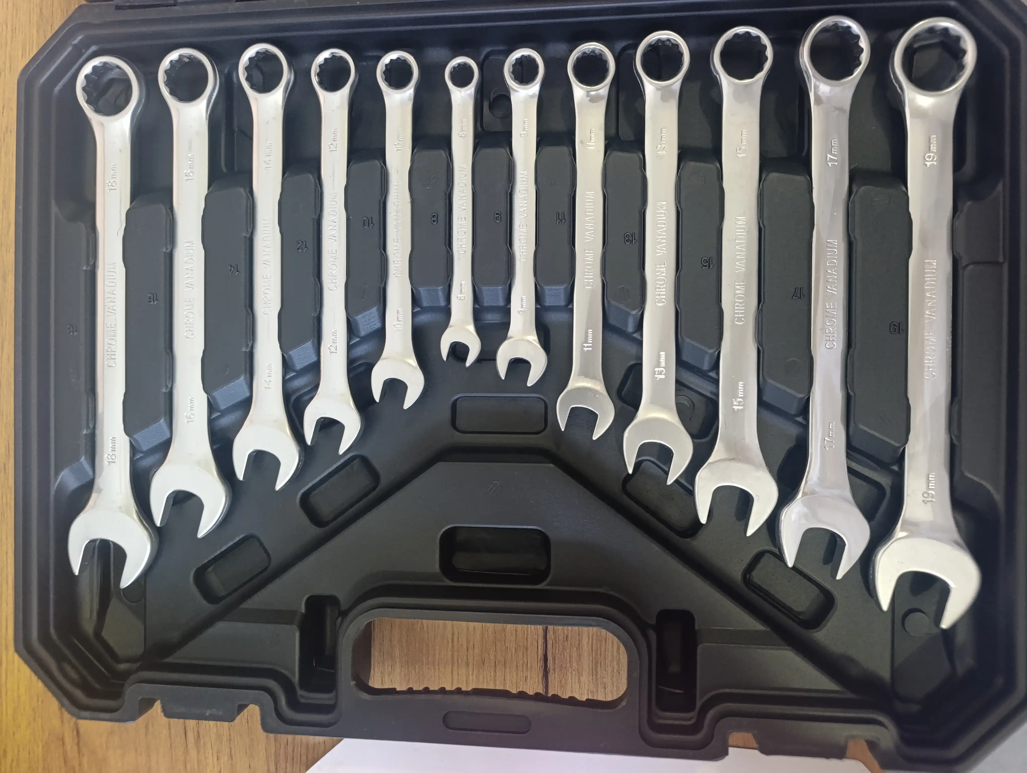 Набор инструментов KINGQUEEN WIB-216, 37 предметов, 1/2", трещотка 72 зуба