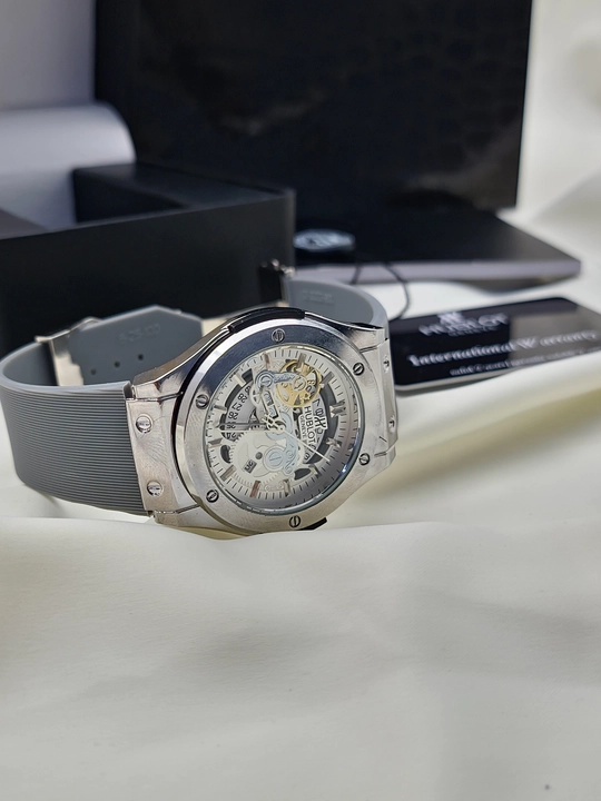 Erkaklar qo‘l soati Hublot Quartz – Mineral shisha, silikon remeshok, sana ko‘rsatkichi